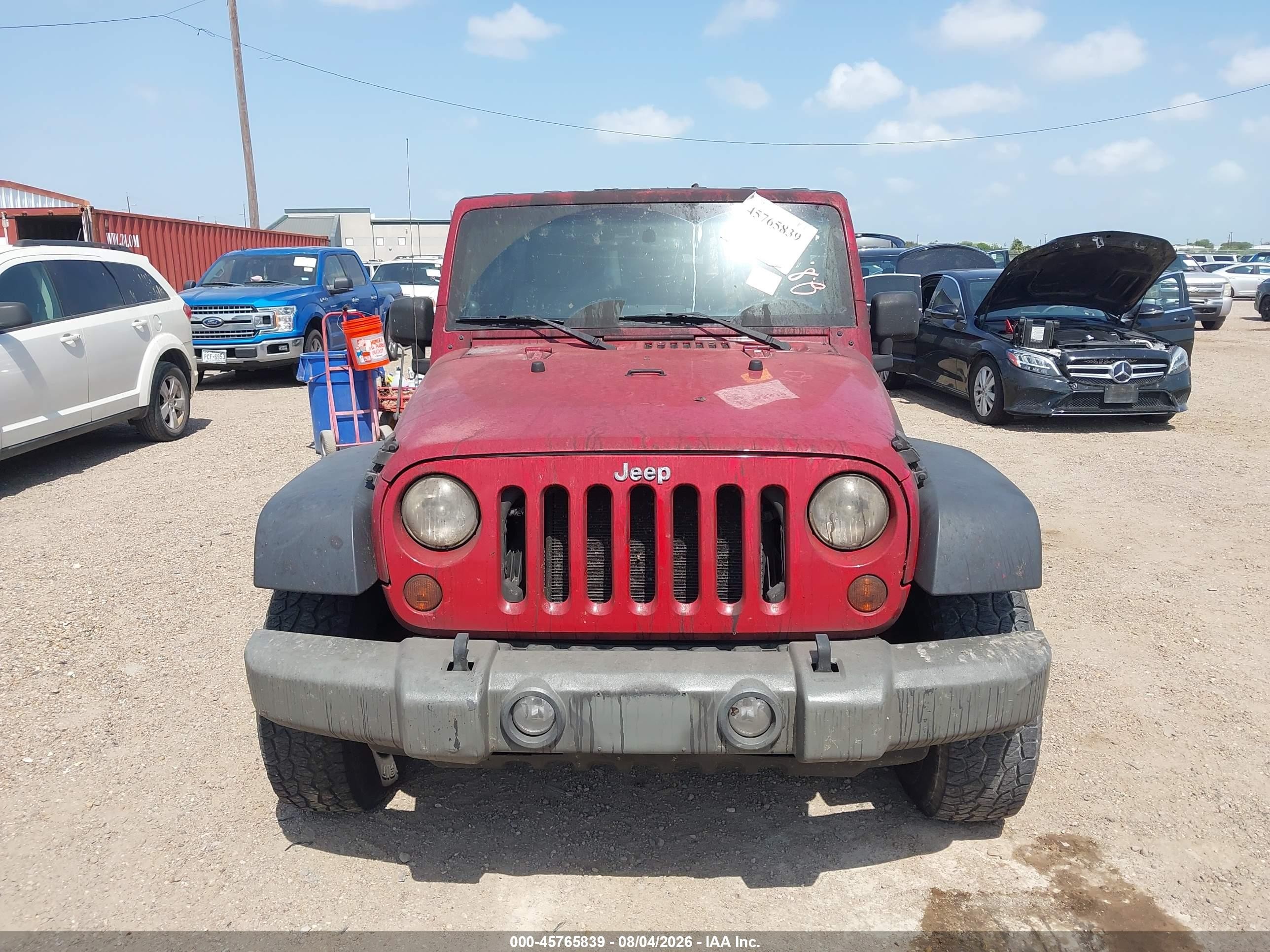 2010 Jeep Wrangler Unlimited Sahara Red vin: 1J4BA5H14AL215116