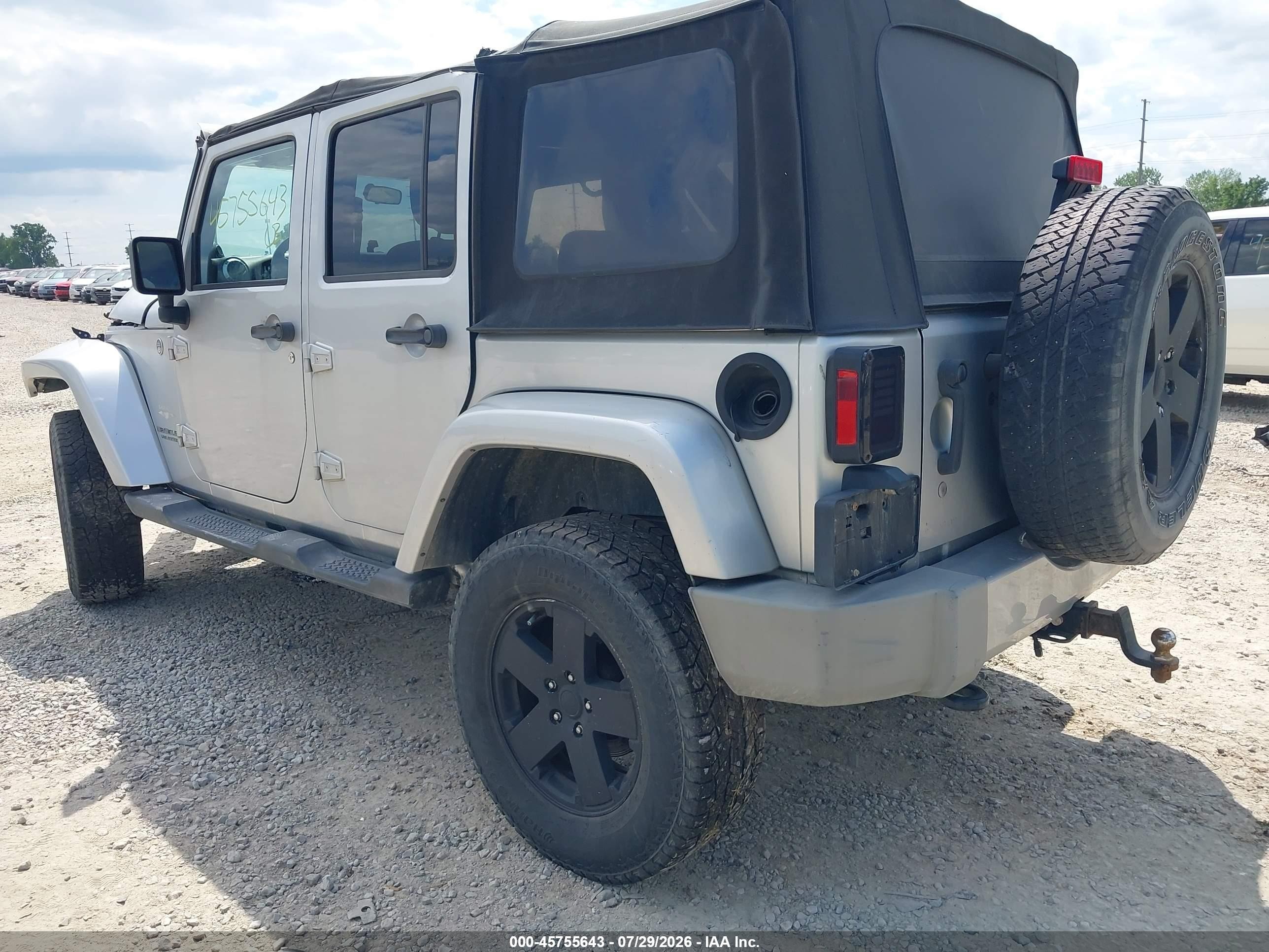 2011 Jeep Wrangler Unlimited Sahara Silver vin: 1J4BA5H14BL512324