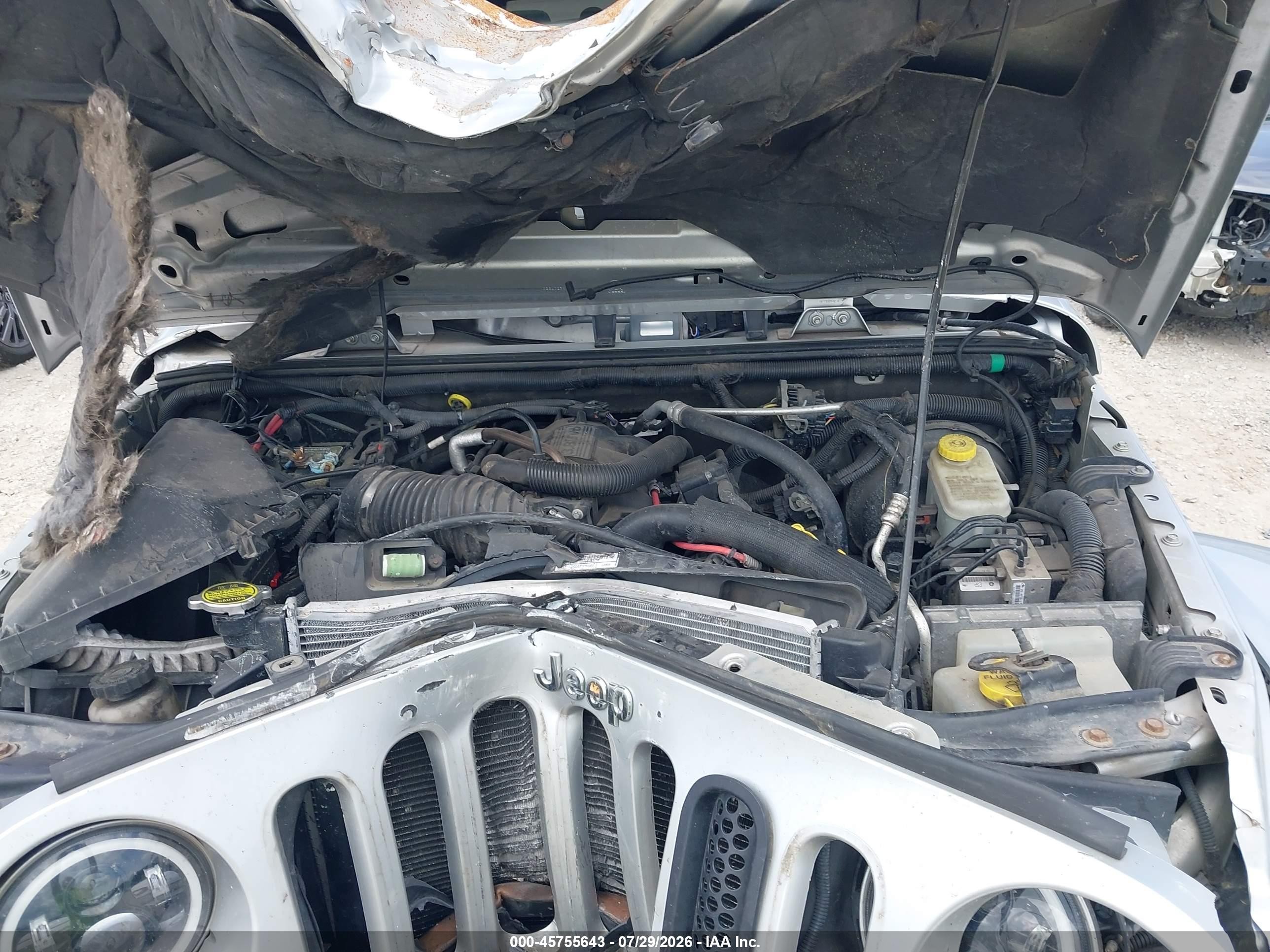 2011 Jeep Wrangler Unlimited Sahara Silver vin: 1J4BA5H14BL512324