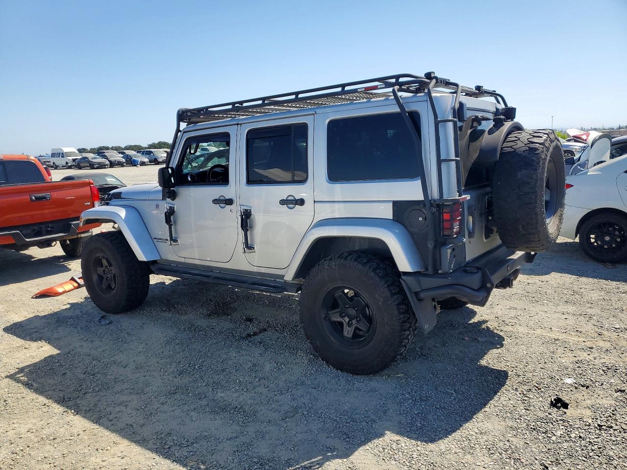 2011 Jeep Wrangler Unlimited Sahara Silver vin: 1J4BA5H14BL547087