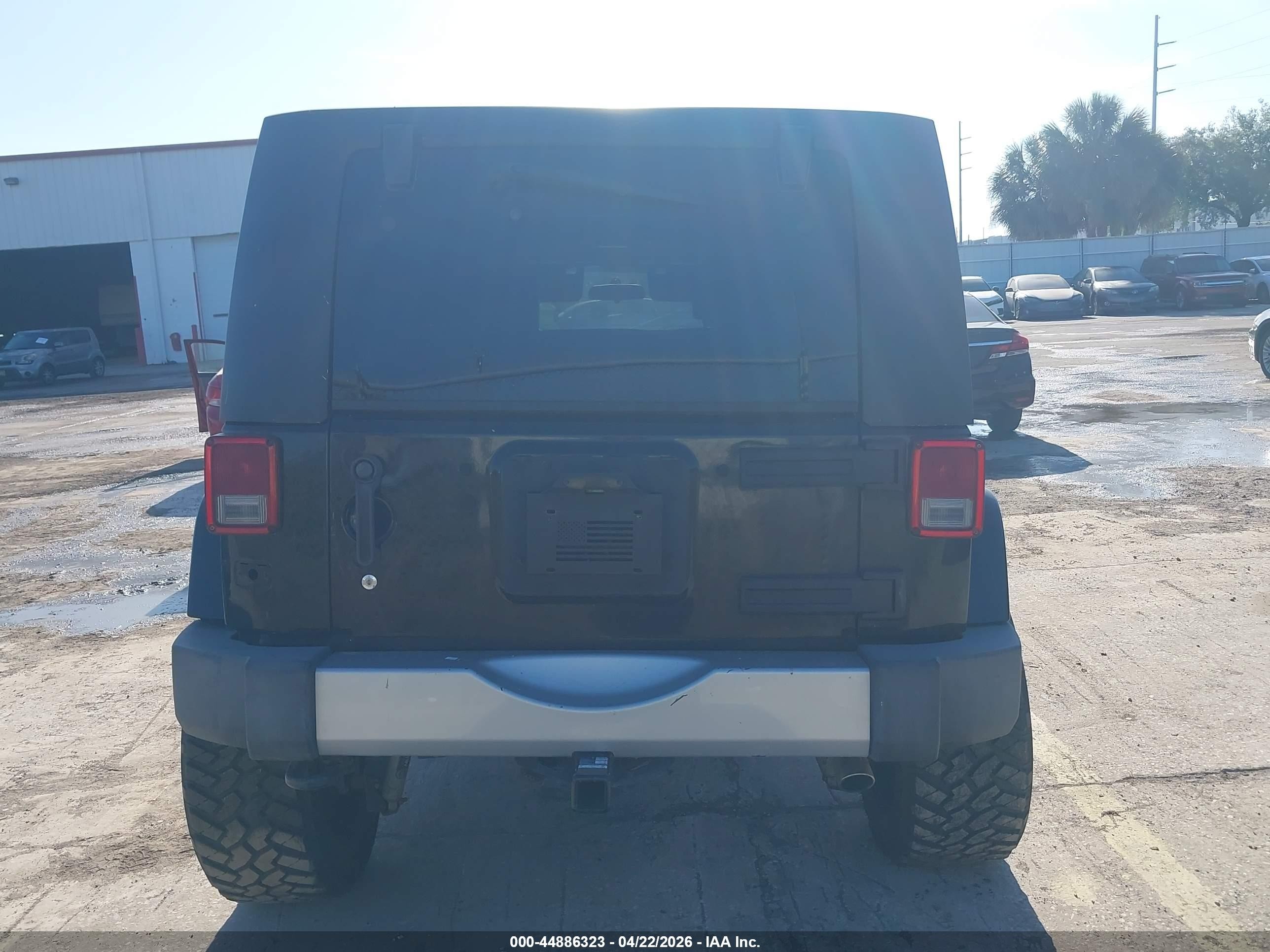 2010 Jeep Wrangler Unlimited Sahara Black vin: 1J4BA5H15AL111489