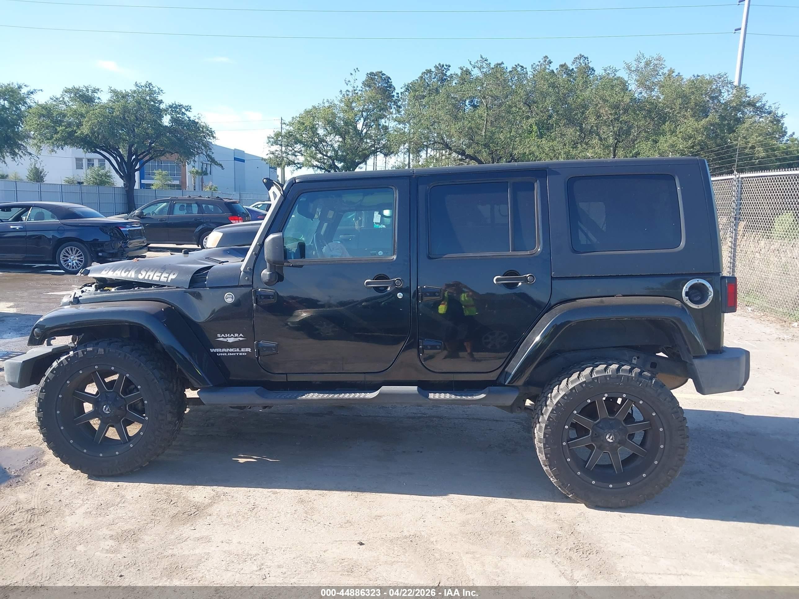 2010 Jeep Wrangler Unlimited Sahara Black vin: 1J4BA5H15AL111489