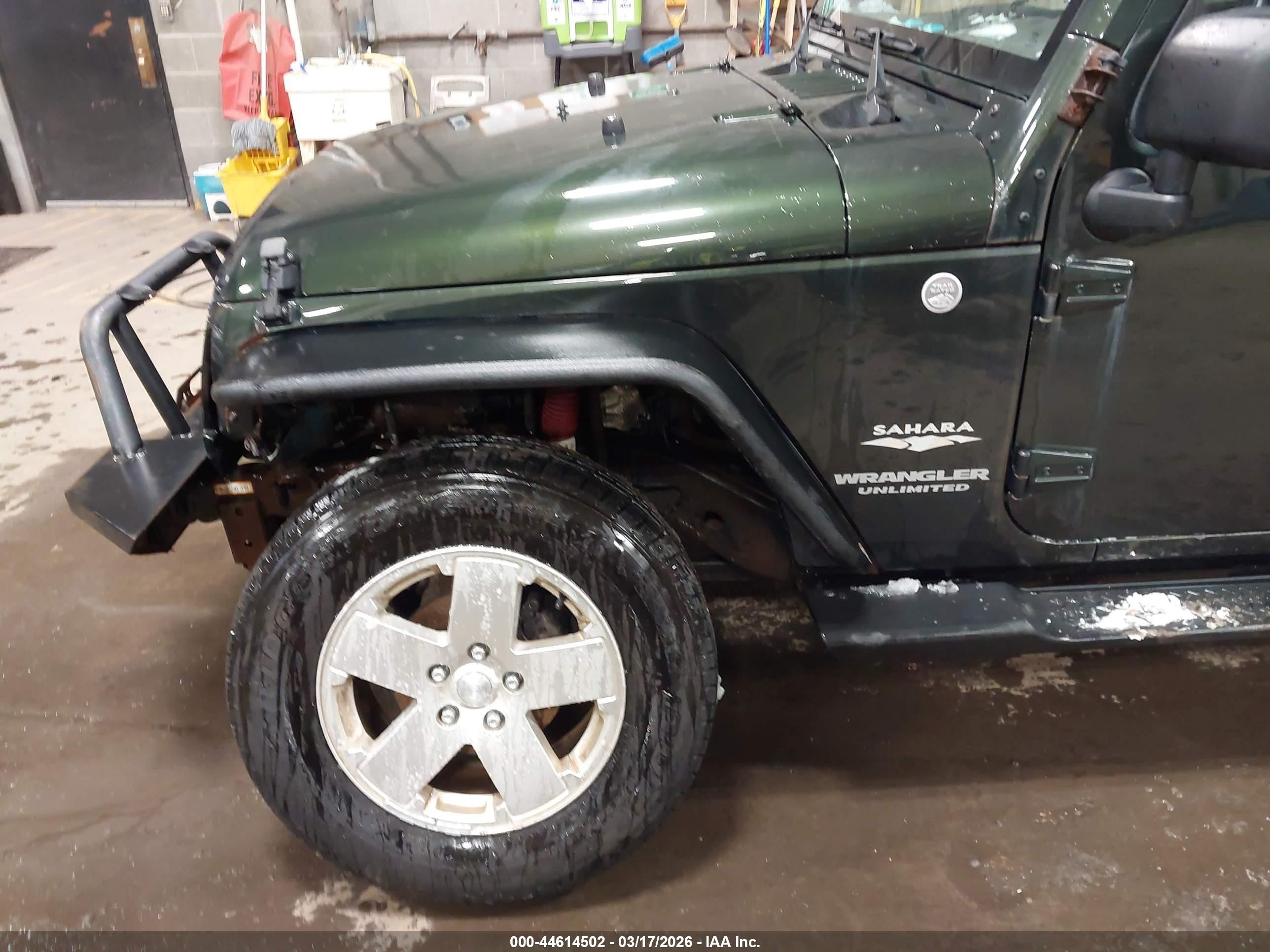 2010 Jeep Wrangler Unlimited Sahara Green vin: 1J4BA5H15AL225685