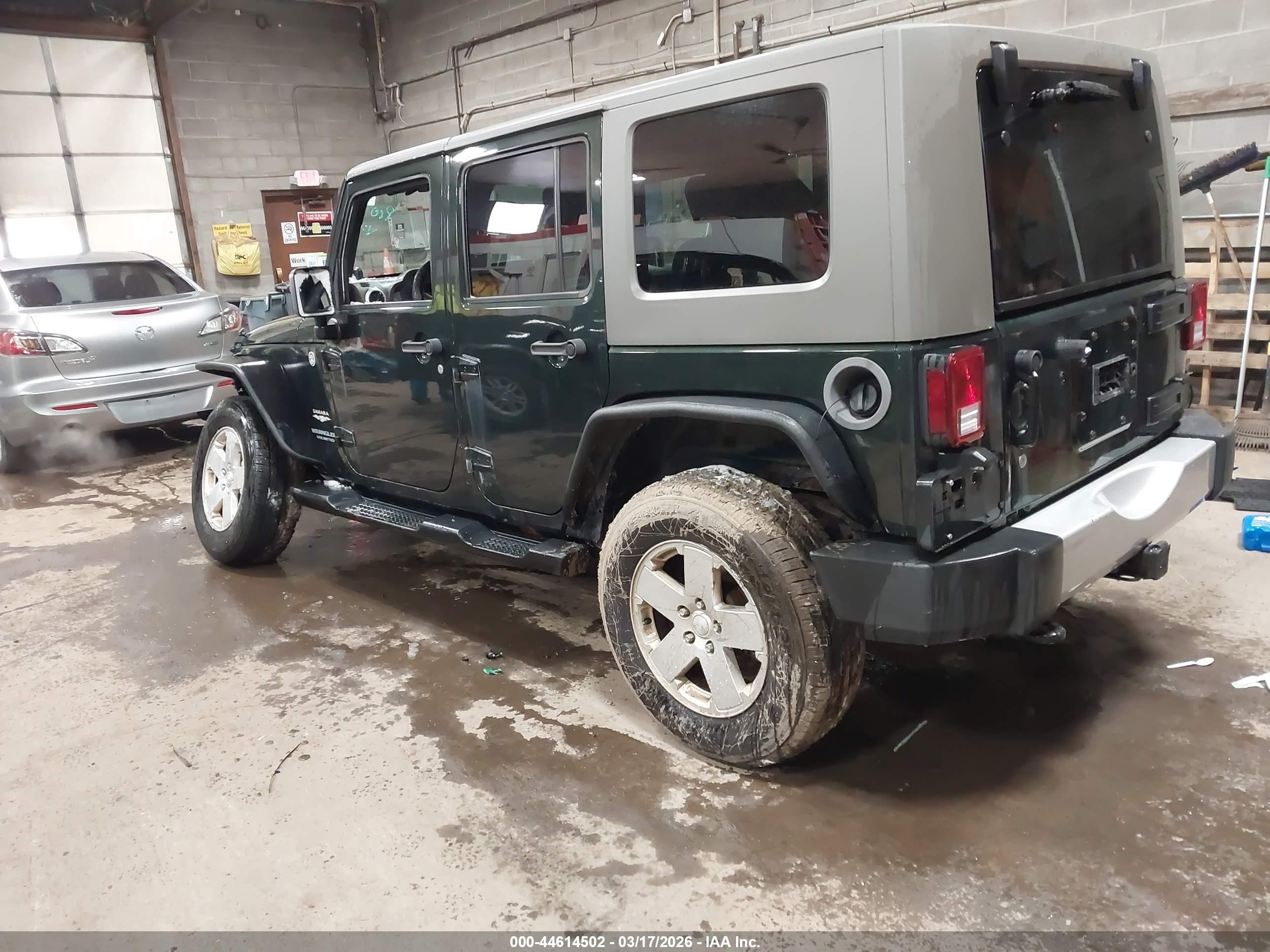 2010 Jeep Wrangler Unlimited Sahara Green vin: 1J4BA5H15AL225685