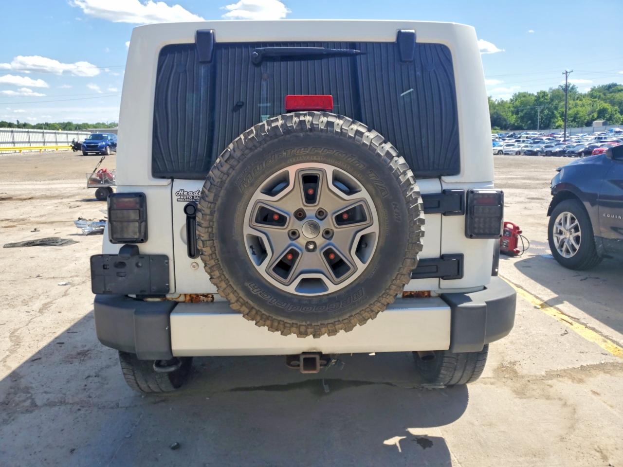 2011 Jeep Wrangler Unlimited Sahara White vin: 1J4BA5H15BL592815