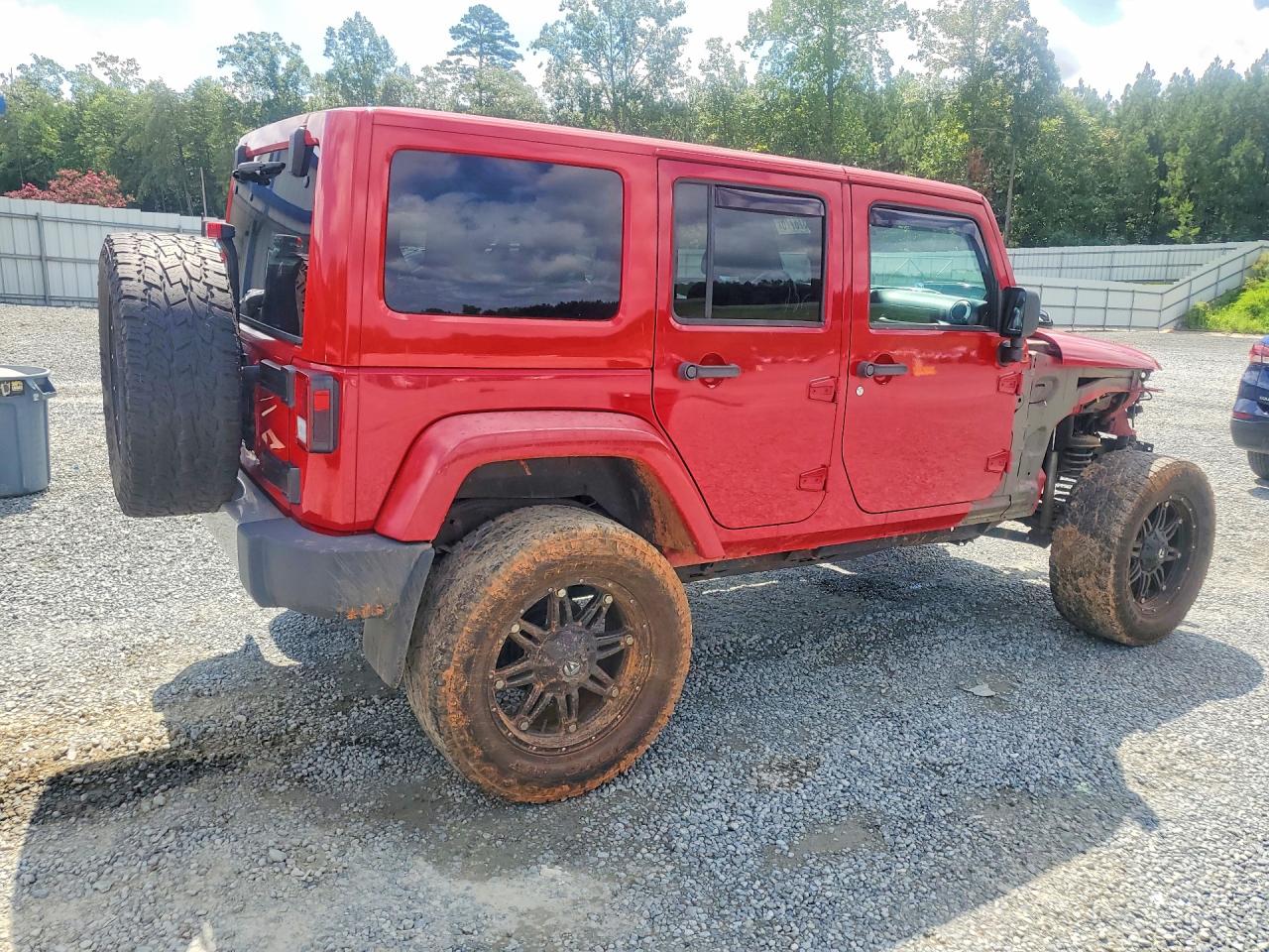 2011 Jeep Wrangler Unlimited Sahara Red vin: 1J4BA5H15BL638336
