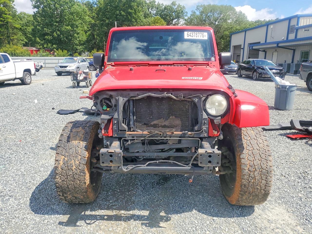 2011 Jeep Wrangler Unlimited Sahara Red vin: 1J4BA5H15BL638336