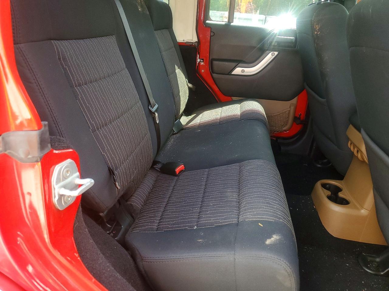 2011 Jeep Wrangler Unlimited Sahara Red vin: 1J4BA5H15BL638336