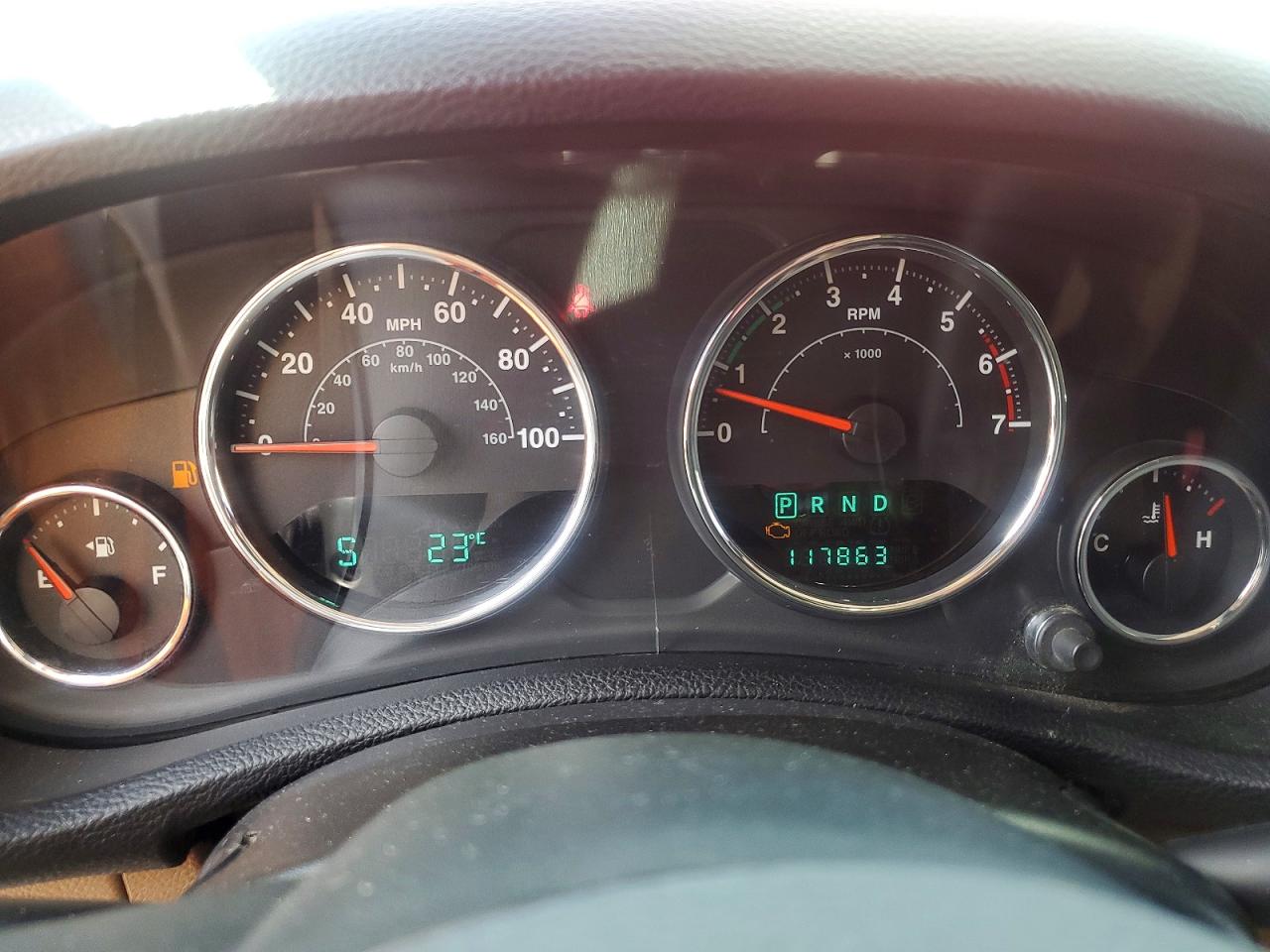 2011 Jeep Wrangler Unlimited Sahara Red vin: 1J4BA5H15BL638336