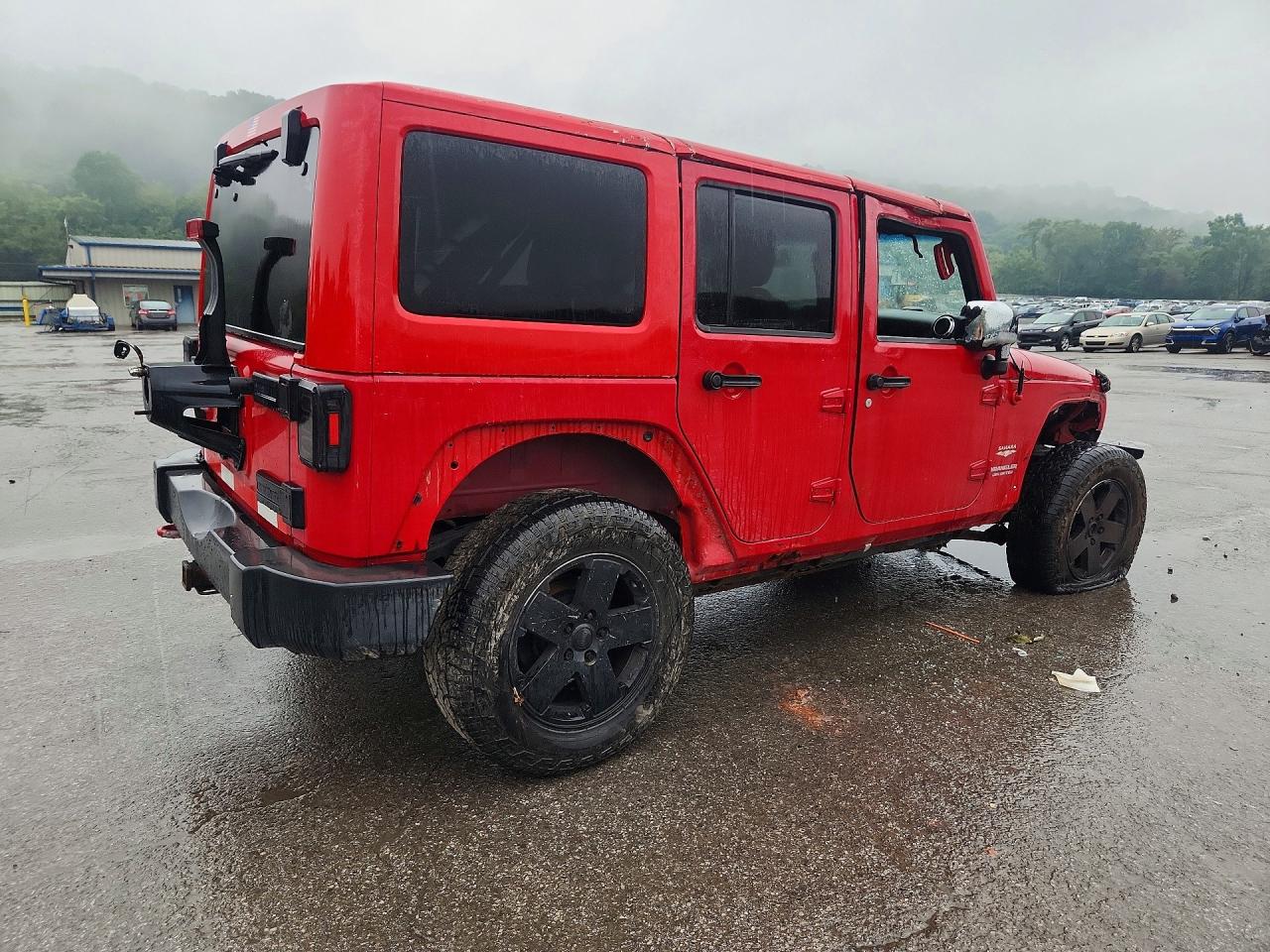 2011 Jeep Wrangler Unlimited Sahara Red vin: 1J4BA5H15BL638496