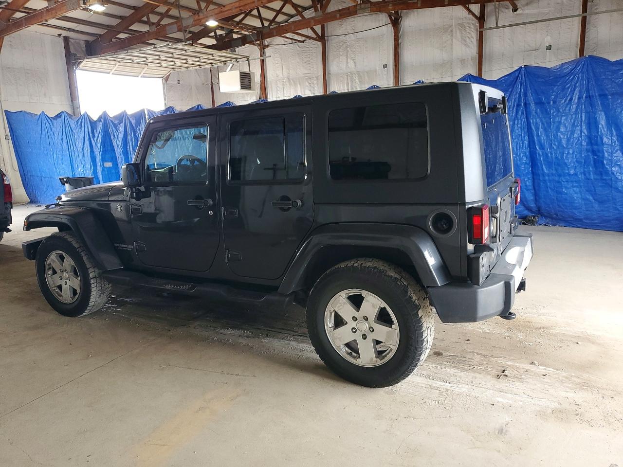 2010 Jeep Wrangler Unlimited Sahara Серый vin: 1J4BA5H16AL125739