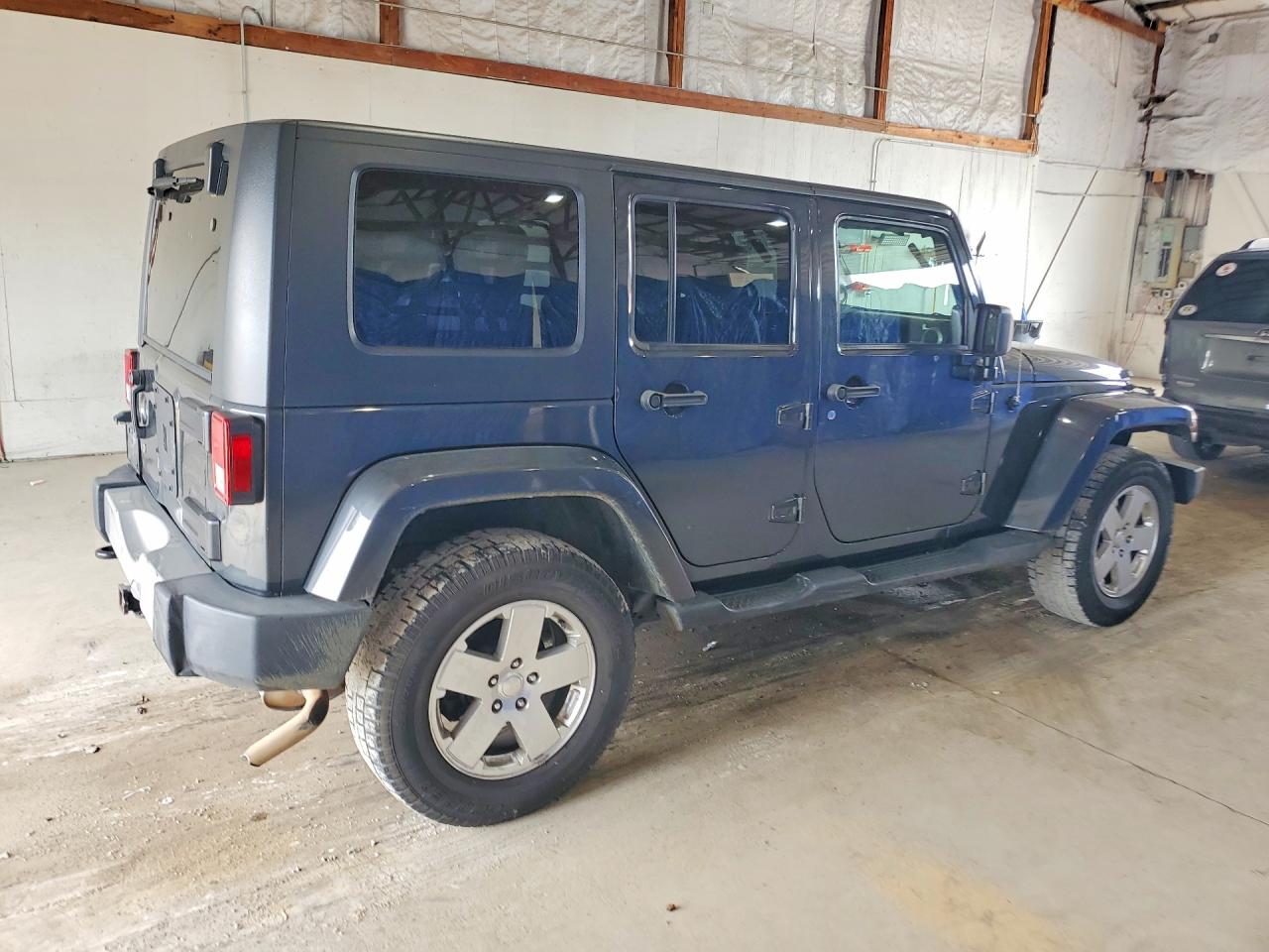 2010 Jeep Wrangler Unlimited Sahara Серый vin: 1J4BA5H16AL125739