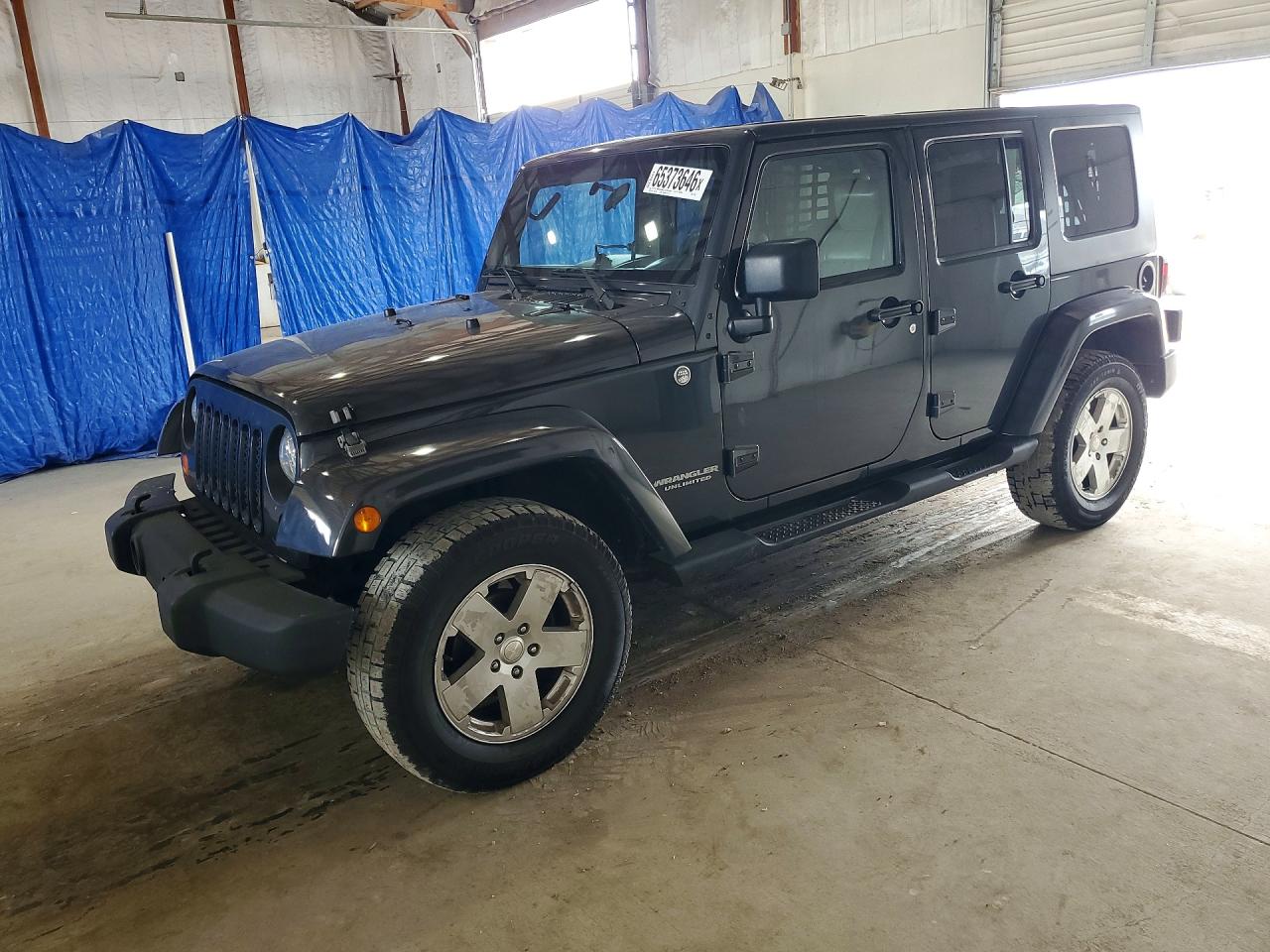 2010 Jeep Wrangler Unlimited Sahara Серый vin: 1J4BA5H16AL125739