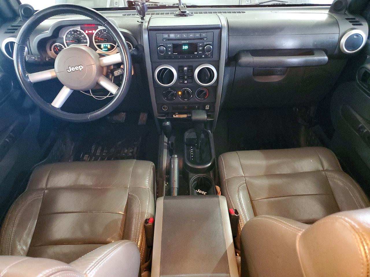 2010 Jeep Wrangler Unlimited Sahara Серый vin: 1J4BA5H16AL125739