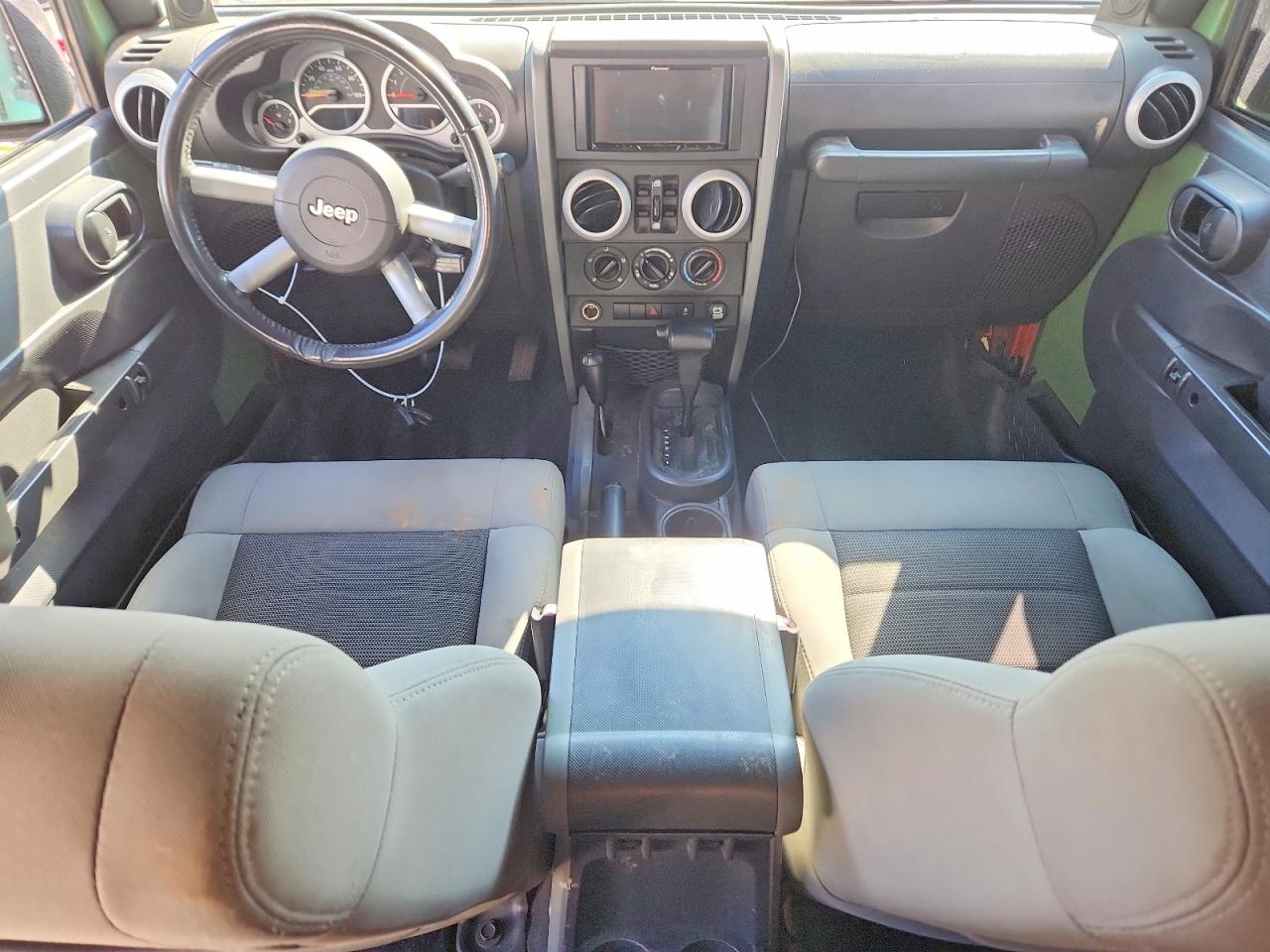 2010 Jeep Wrangler Unlimited Sahara Green vin: 1J4BA5H16AL180658