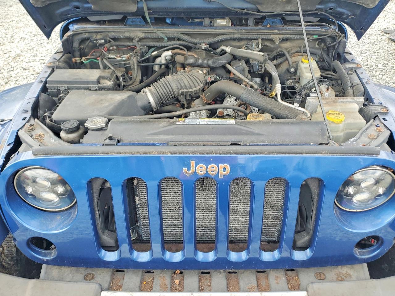 2010 Jeep Wrangler Unlimited Sahara Синий vin: 1J4BA5H16AL197847