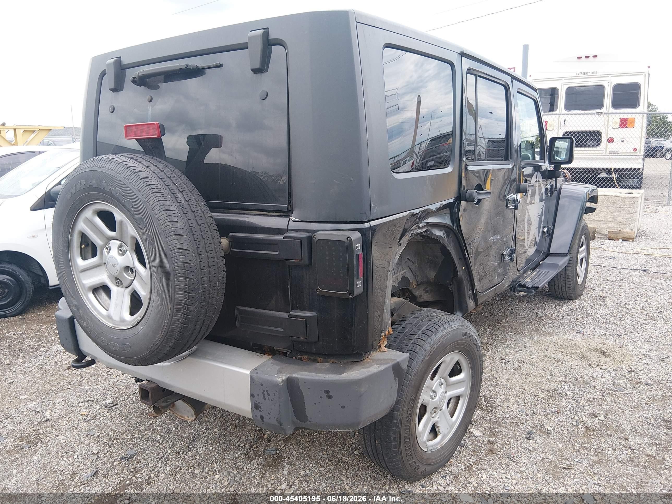 2010 Jeep Wrangler Unlimited Sahara Black vin: 1J4BA5H16AL207843