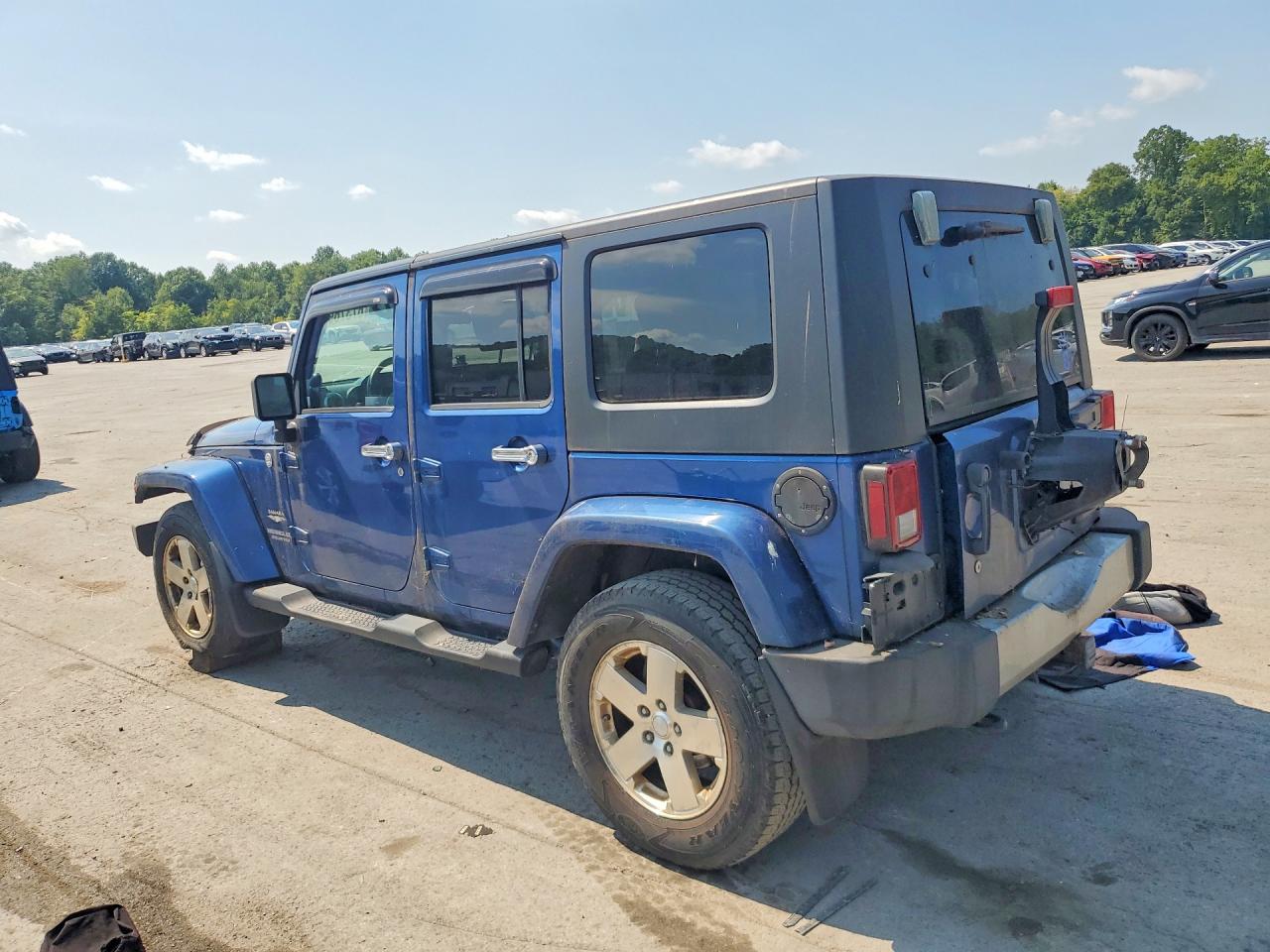 2010 Jeep Wrangler Unlimited Sahara Blue vin: 1J4BA5H17AL116130