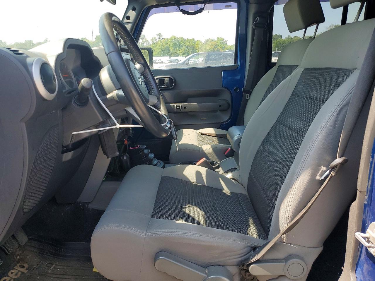 2010 Jeep Wrangler Unlimited Sahara Blue vin: 1J4BA5H17AL116130