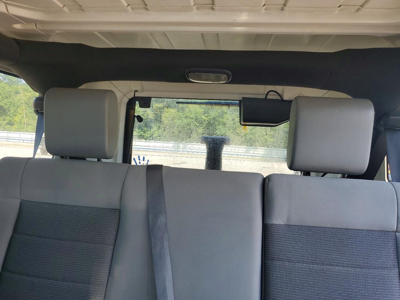 2010 Jeep Wrangler Unlimited Sahara Blue vin: 1J4BA5H17AL116130