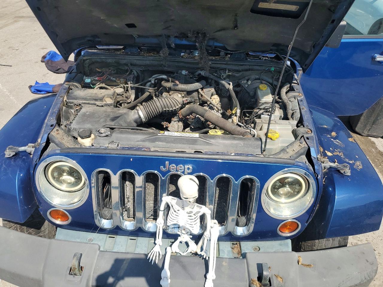 2010 Jeep Wrangler Unlimited Sahara Blue vin: 1J4BA5H17AL116130