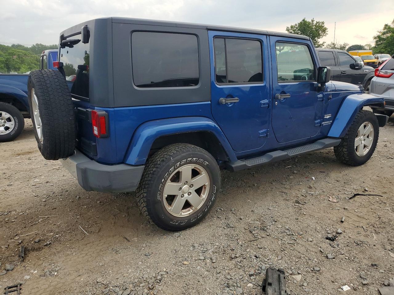2010 Jeep Wrangler Unlimited Sahara Blue vin: 1J4BA5H17AL179941