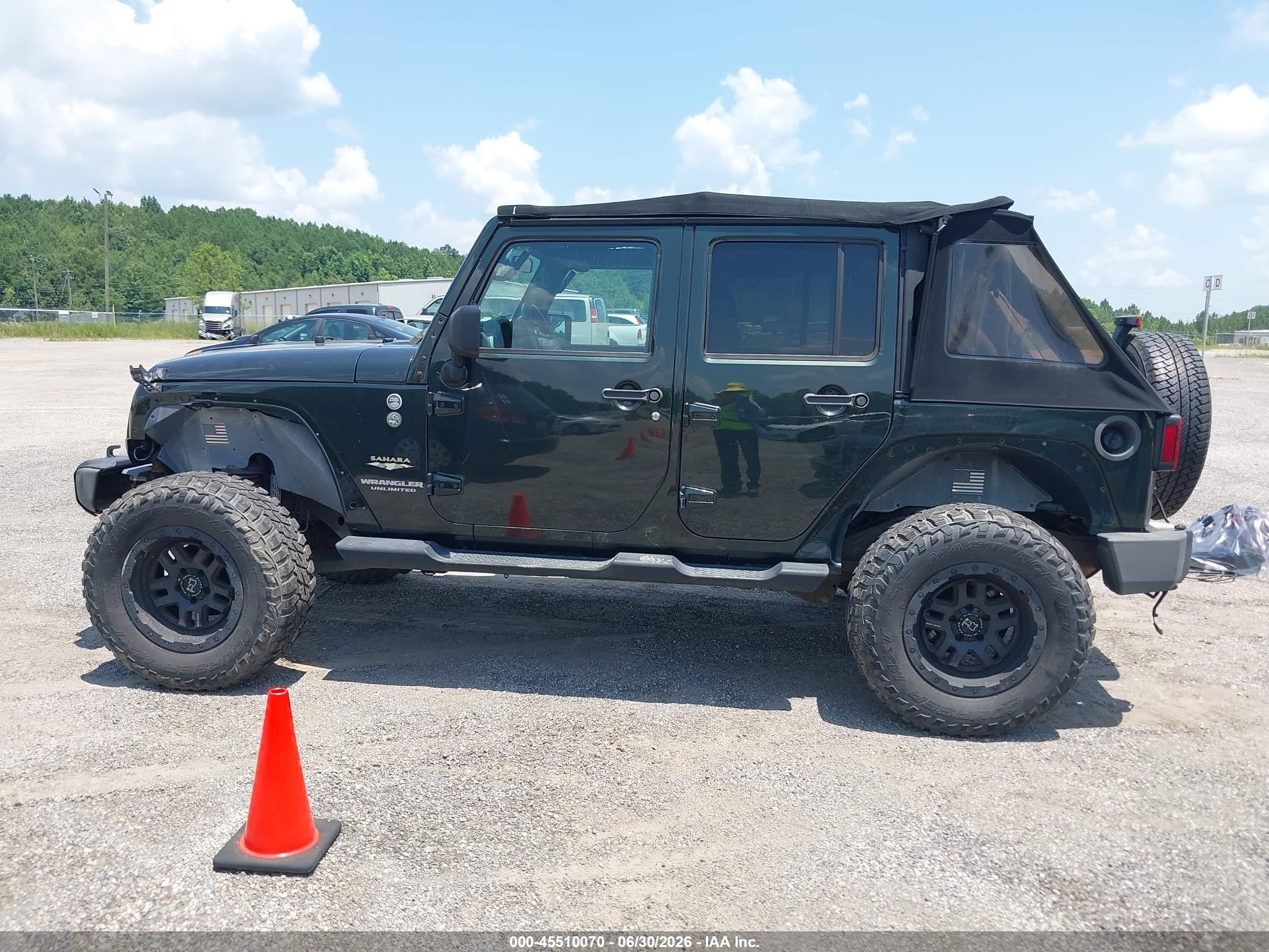 2010 Jeep Wrangler Unlimited Sahara Black vin: 1J4BA5H18AL198787