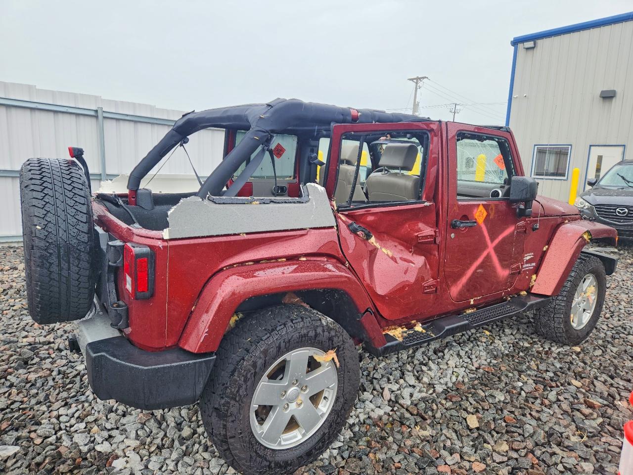 2010 Jeep Wrangler Unlimited Sahara Red vin: 1J4BA5H18AL220450