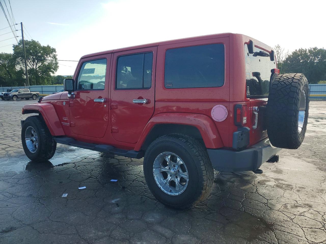 2011 Jeep Wrangler Unlimited Sahara Red vin: 1J4BA5H18BL522791