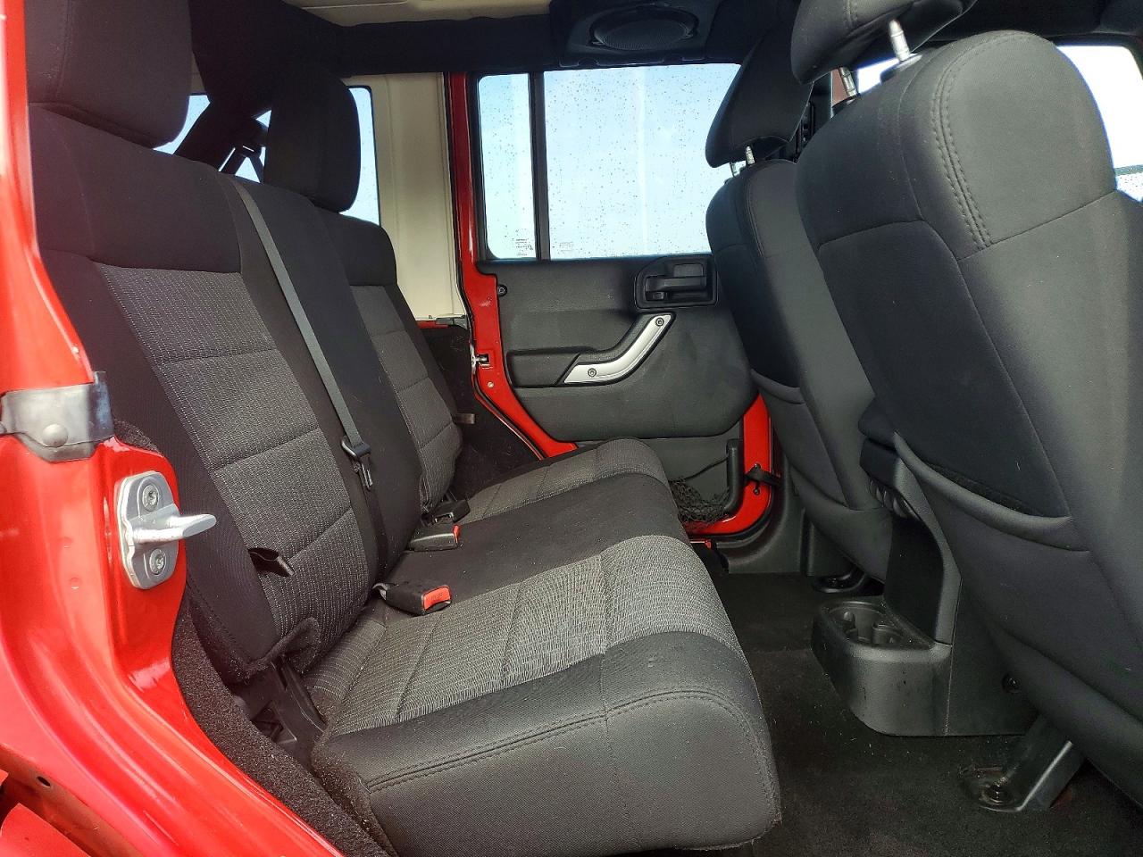2011 Jeep Wrangler Unlimited Sahara Red vin: 1J4BA5H18BL522791