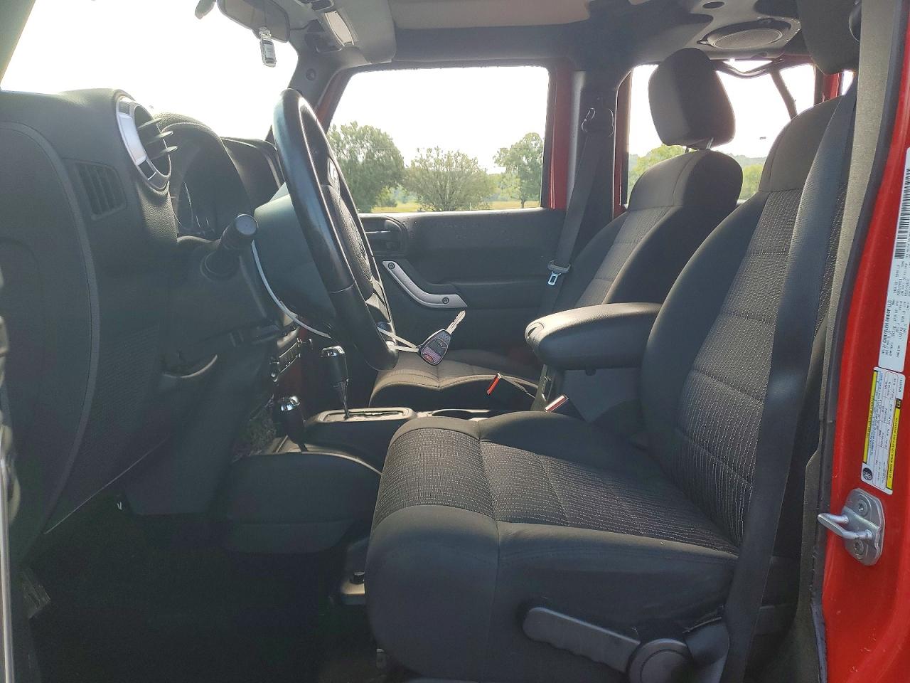 2011 Jeep Wrangler Unlimited Sahara Red vin: 1J4BA5H18BL522791