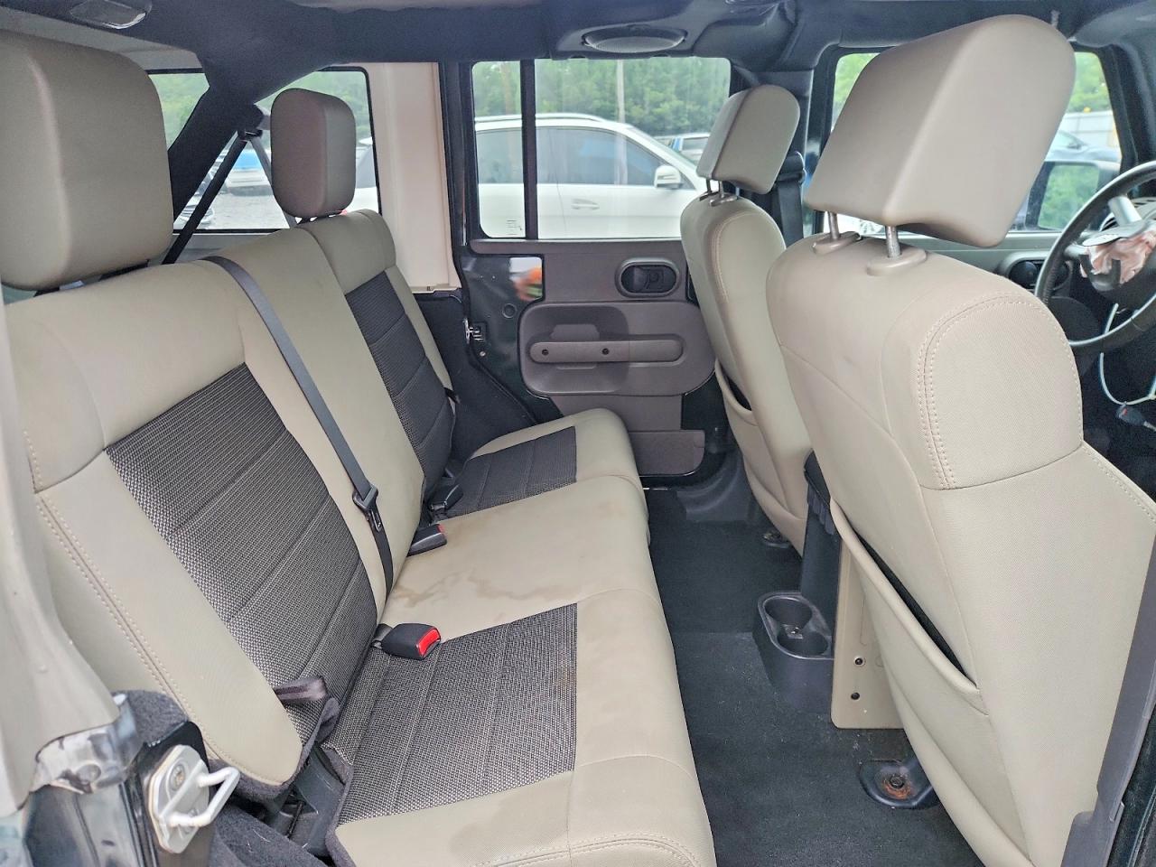 2010 Jeep Wrangler Unlimited Sahara Зеленый vin: 1J4BA5H19AL168939