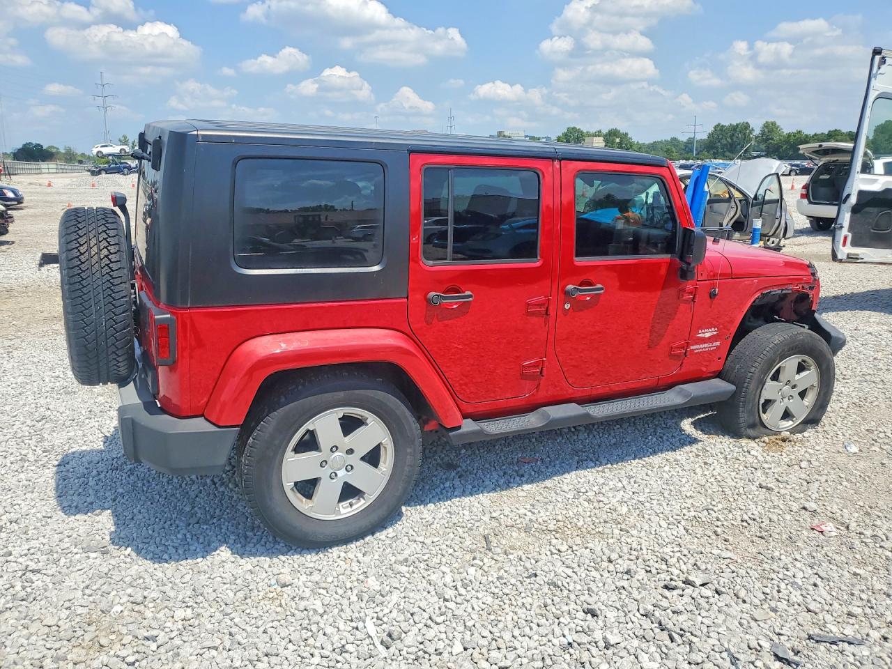 2010 Jeep Wrangler Unlimited Sahara Red vin: 1J4BA5H19AL170951