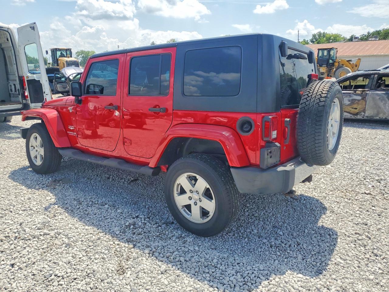 2010 Jeep Wrangler Unlimited Sahara Red vin: 1J4BA5H19AL170951