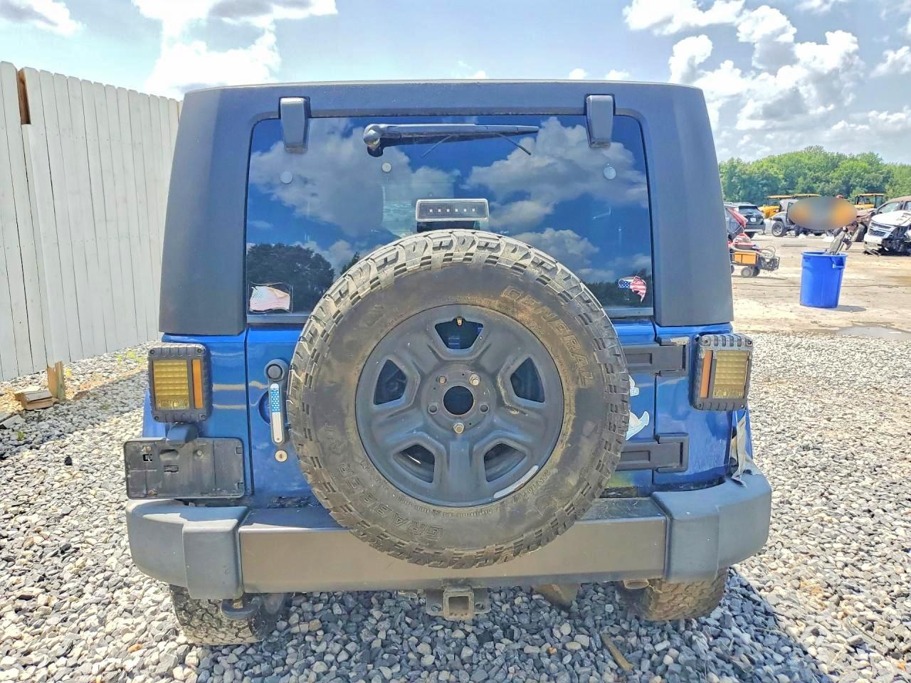 2010 Jeep Wrangler Unlimited Sahara Blue vin: 1J4BA5H19AL209926