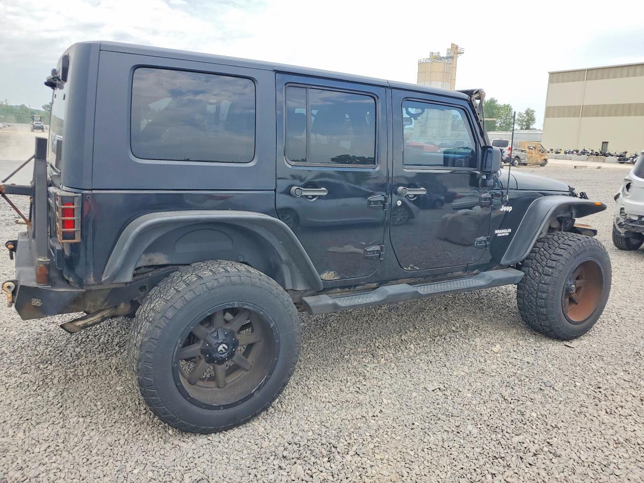 2010 Jeep Wrangler Unlimited Sahara Black vin: 1J4BA5H19AL215788