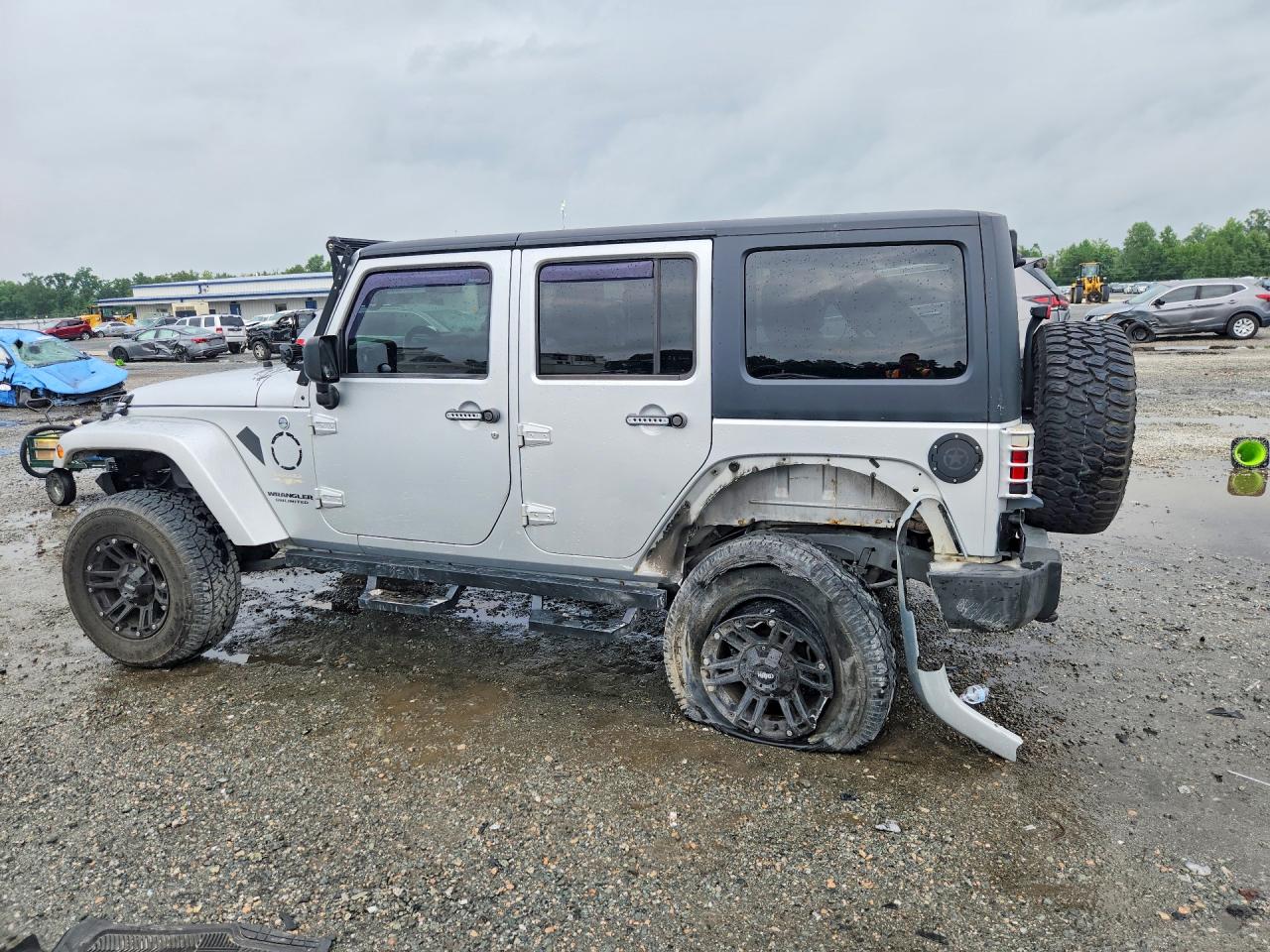 2011 Jeep Wrangler Unlimited Sahara Silver vin: 1J4BA5H19BL625556