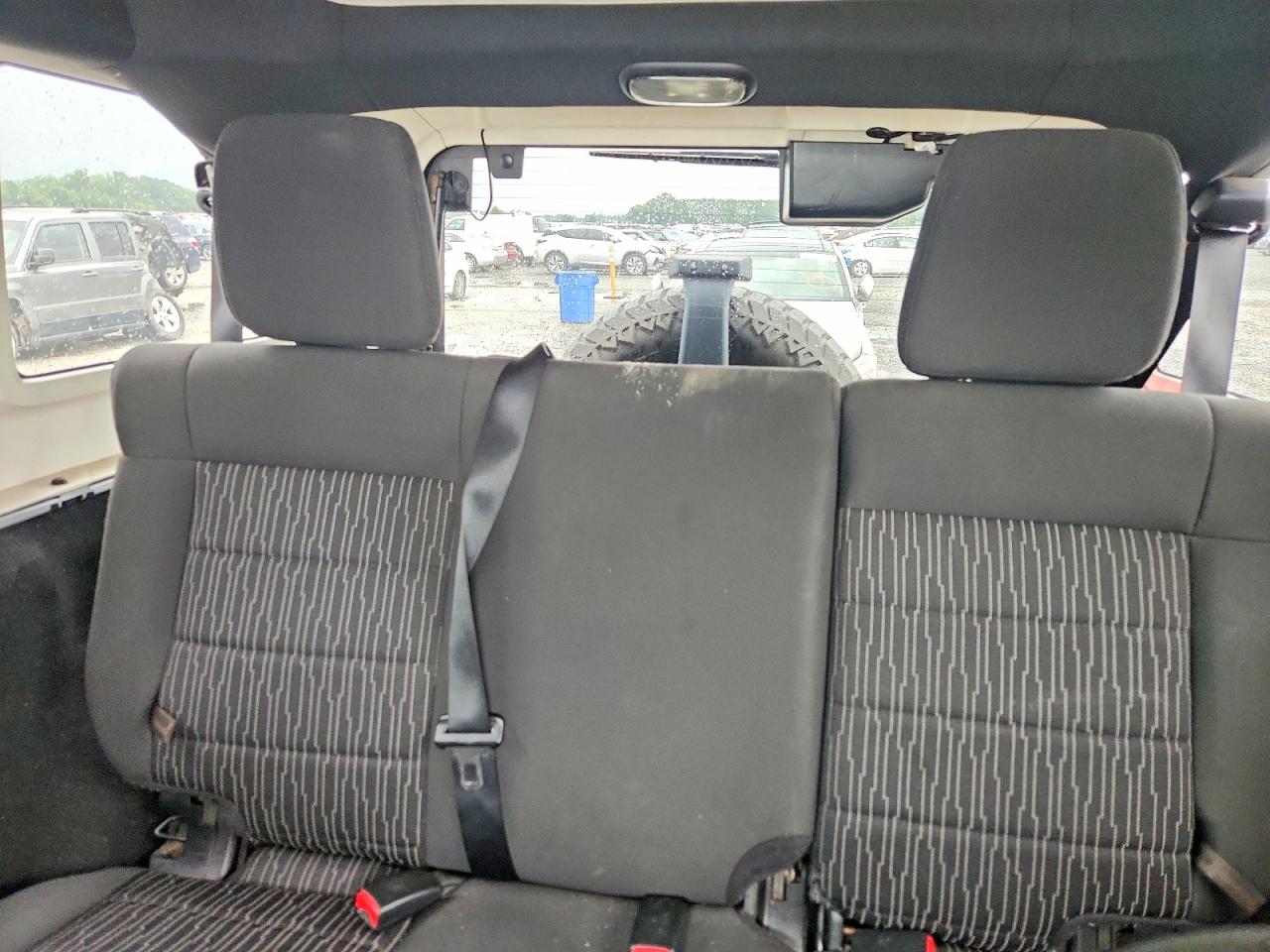 2011 Jeep Wrangler Unlimited Sahara Silver vin: 1J4BA5H19BL625556