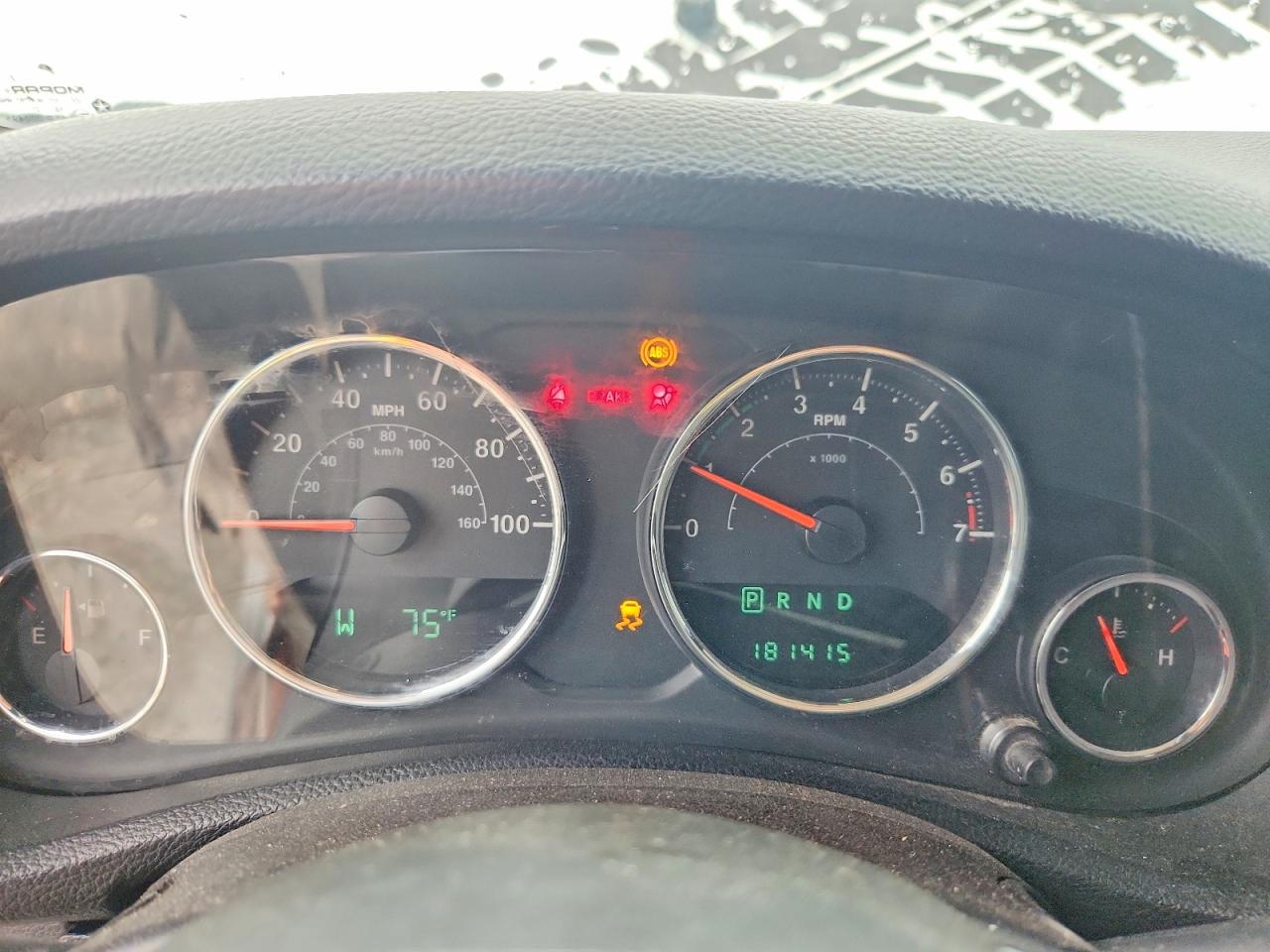 2011 Jeep Wrangler Unlimited Sahara Silver vin: 1J4BA5H19BL625556