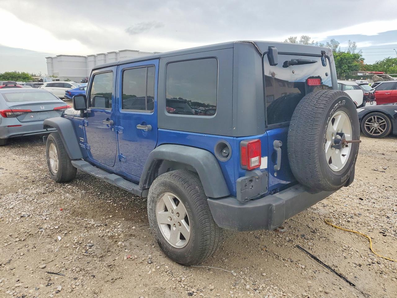 2010 Jeep Wrangler Sahara Синий vin: 1J4BA5H1XAL119846