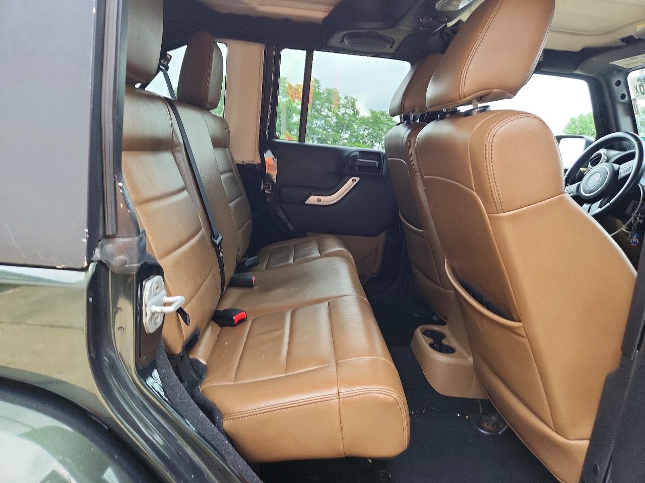 2011 Jeep Wrangler Unlimited Sahara Green vin: 1J4BA5H1XBL532660