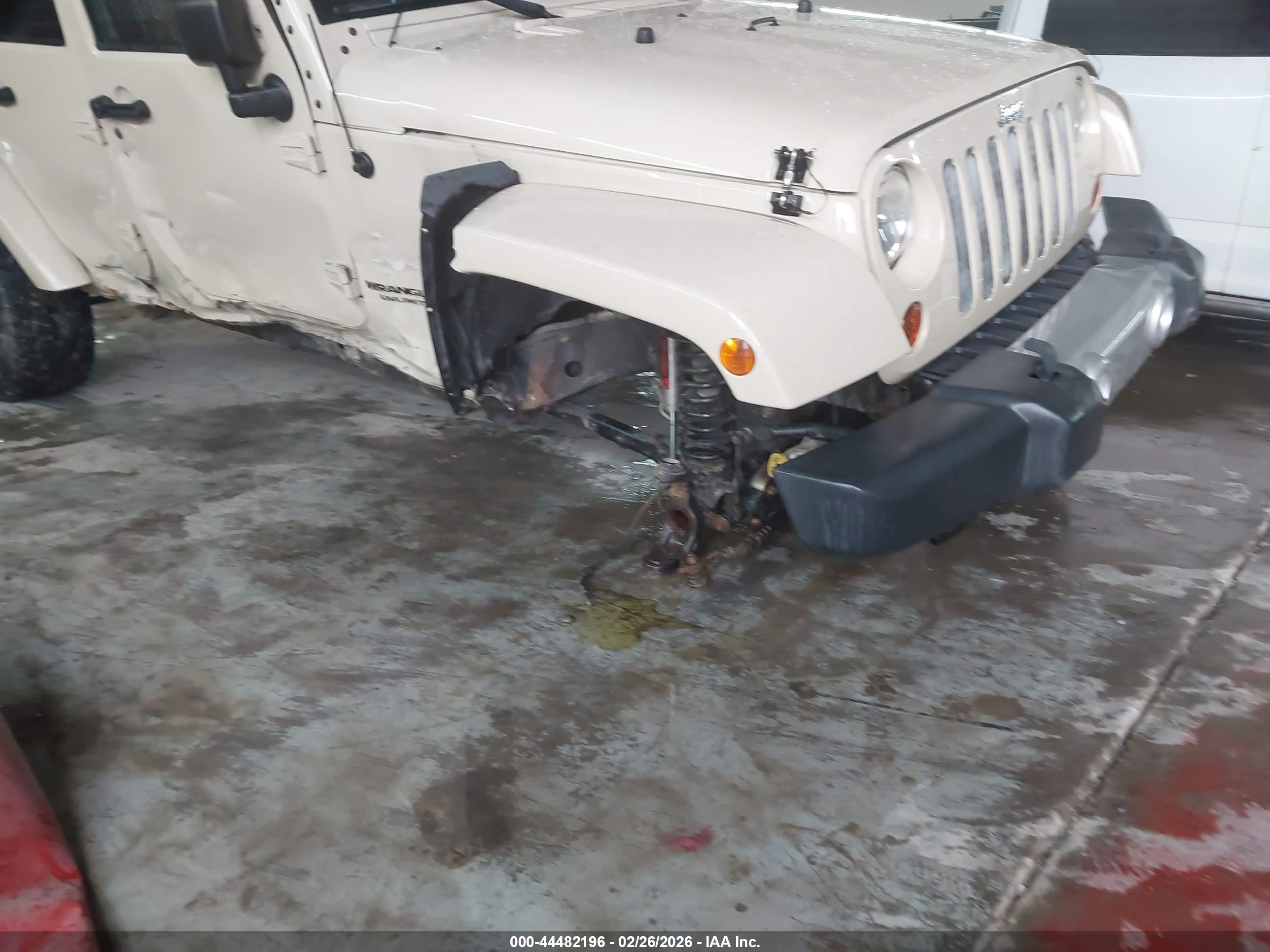 2011 Jeep Wrangler Unlimited Sahara Tan vin: 1J4BA5H1XBL624822