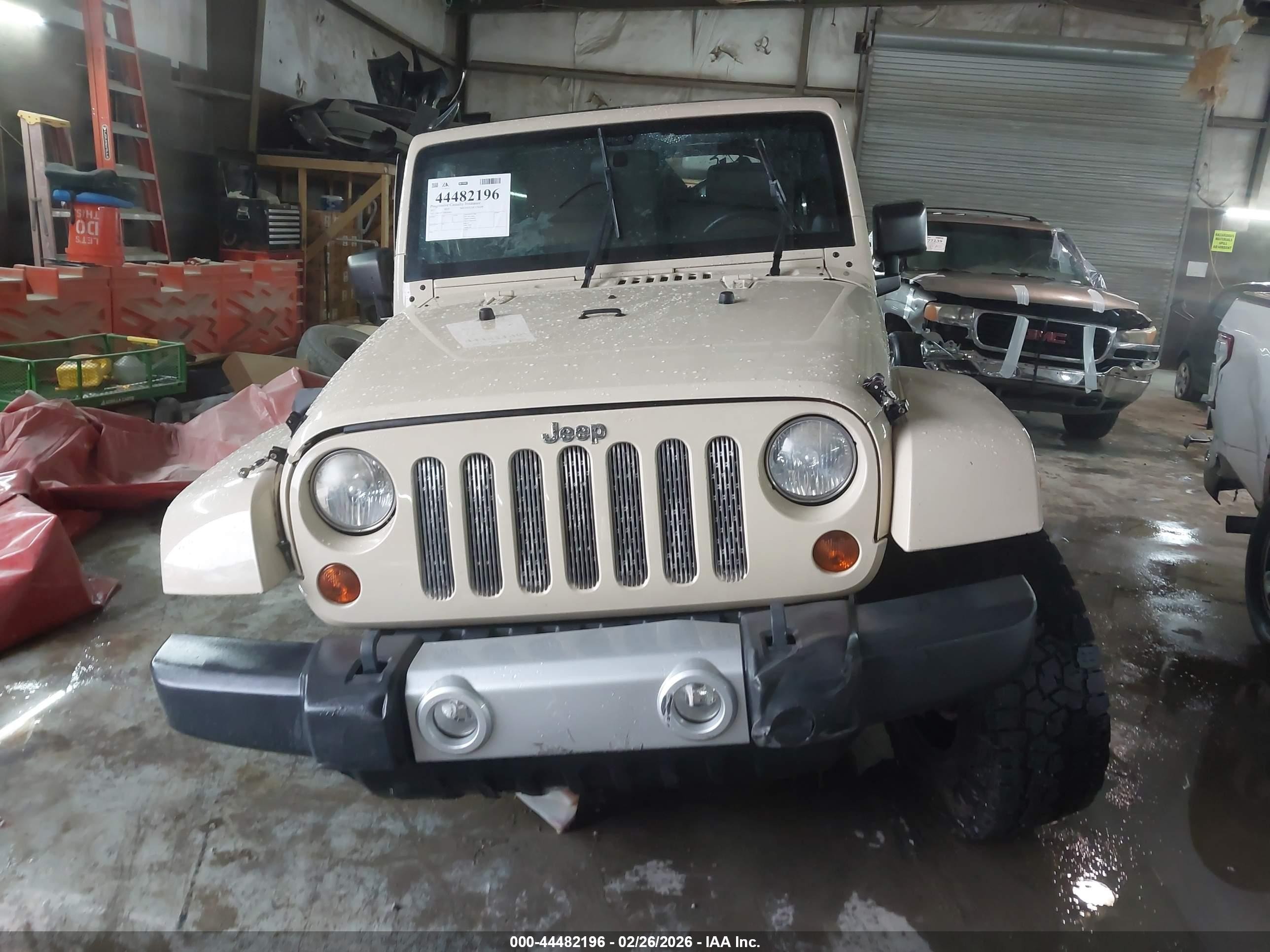 2011 Jeep Wrangler Unlimited Sahara Tan vin: 1J4BA5H1XBL624822