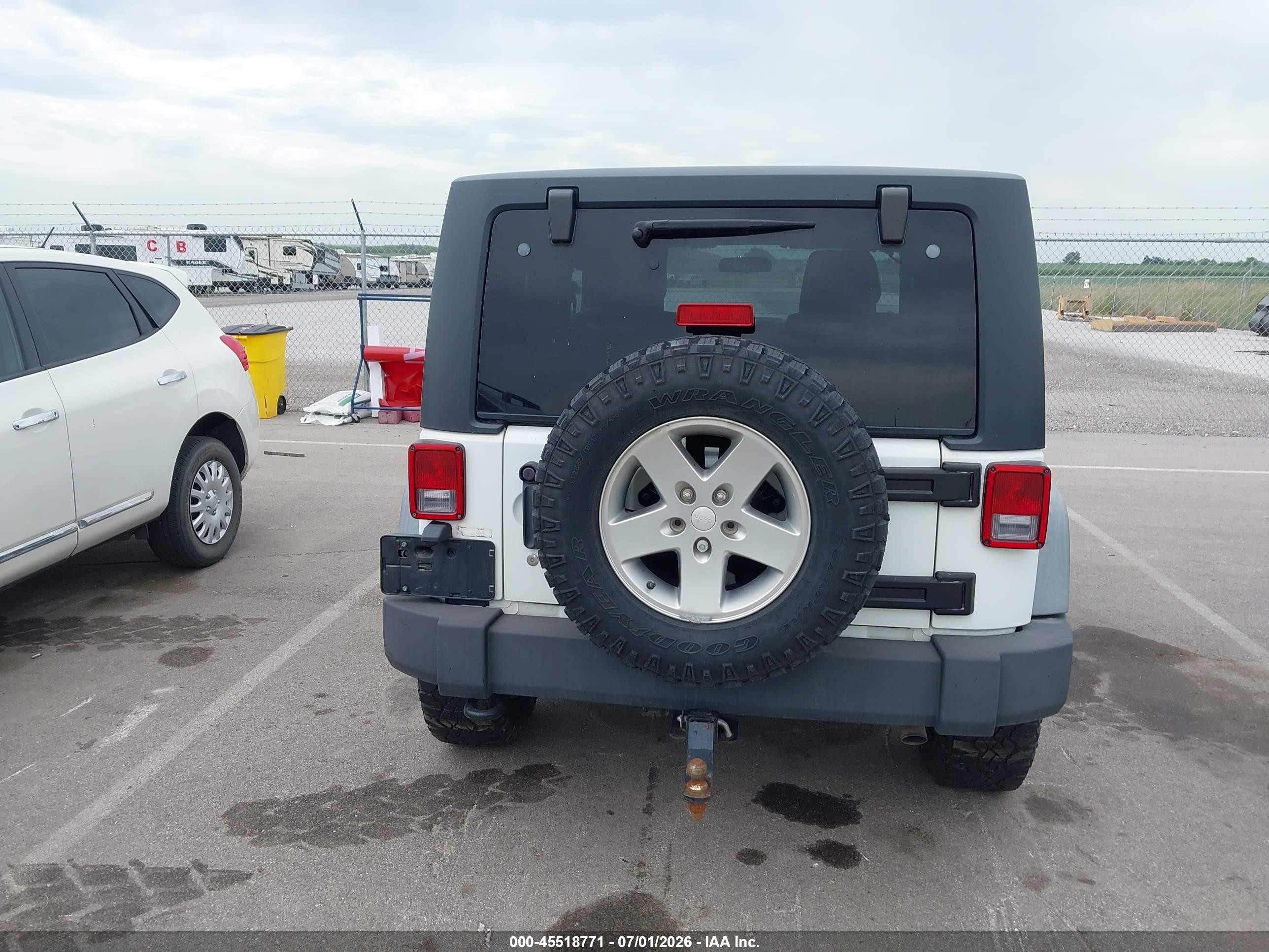 2011 Jeep Wrangler Rubicon White vin: 1J4BA6D17BL546012