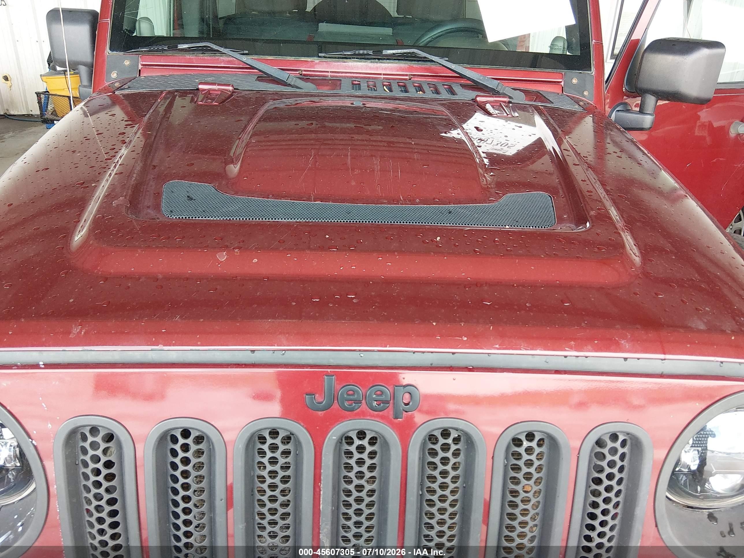 2010 Jeep Wrangler Unlimited Rubicon Red vin: 1J4BA6H10AL107209