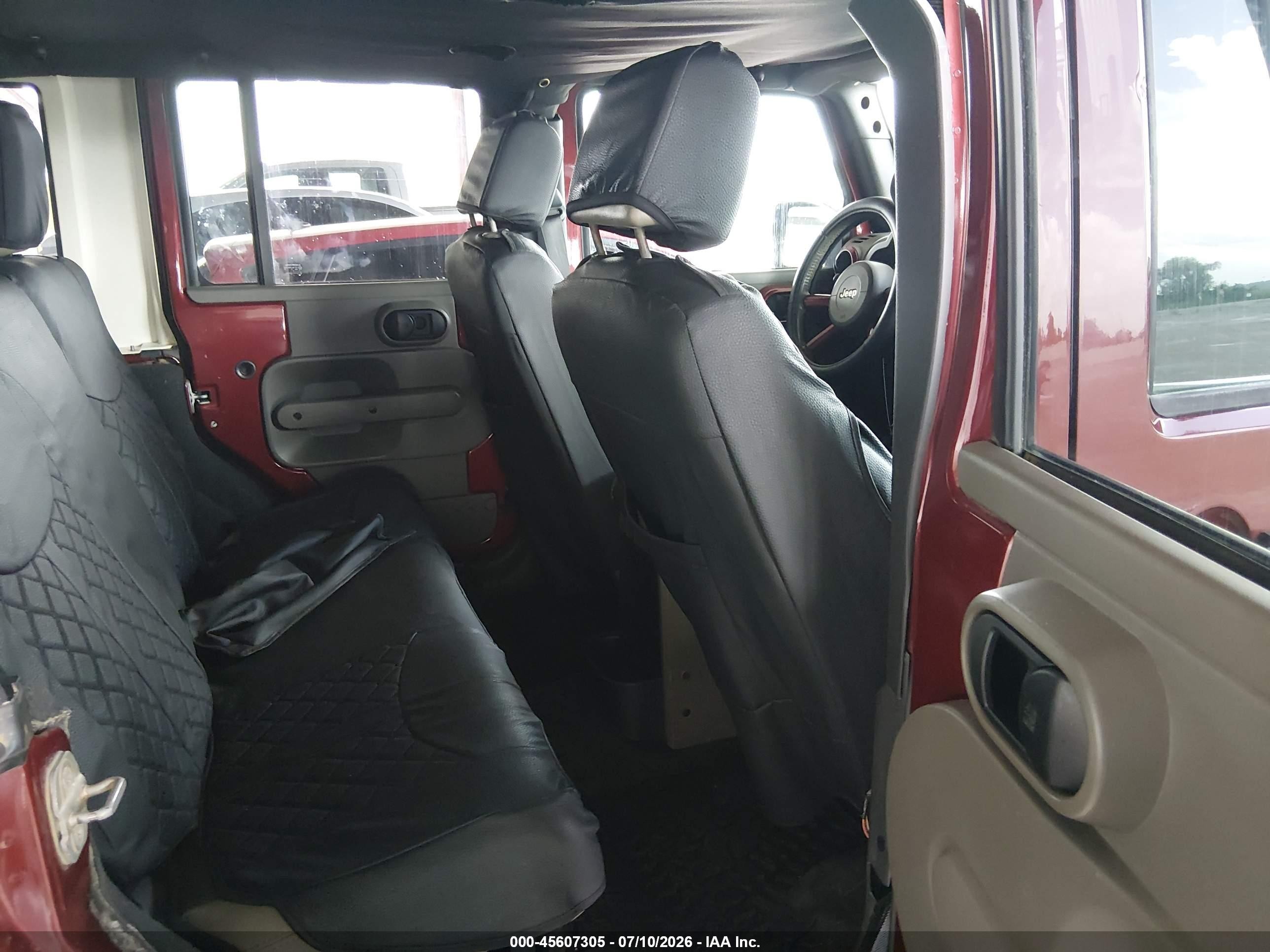 2010 Jeep Wrangler Unlimited Rubicon Red vin: 1J4BA6H10AL107209