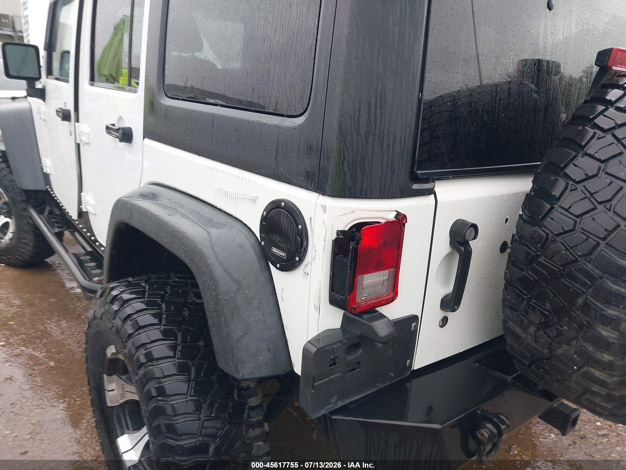 2011 Jeep Wrangler Unlimited Rubicon White vin: 1J4BA6H10BL536027