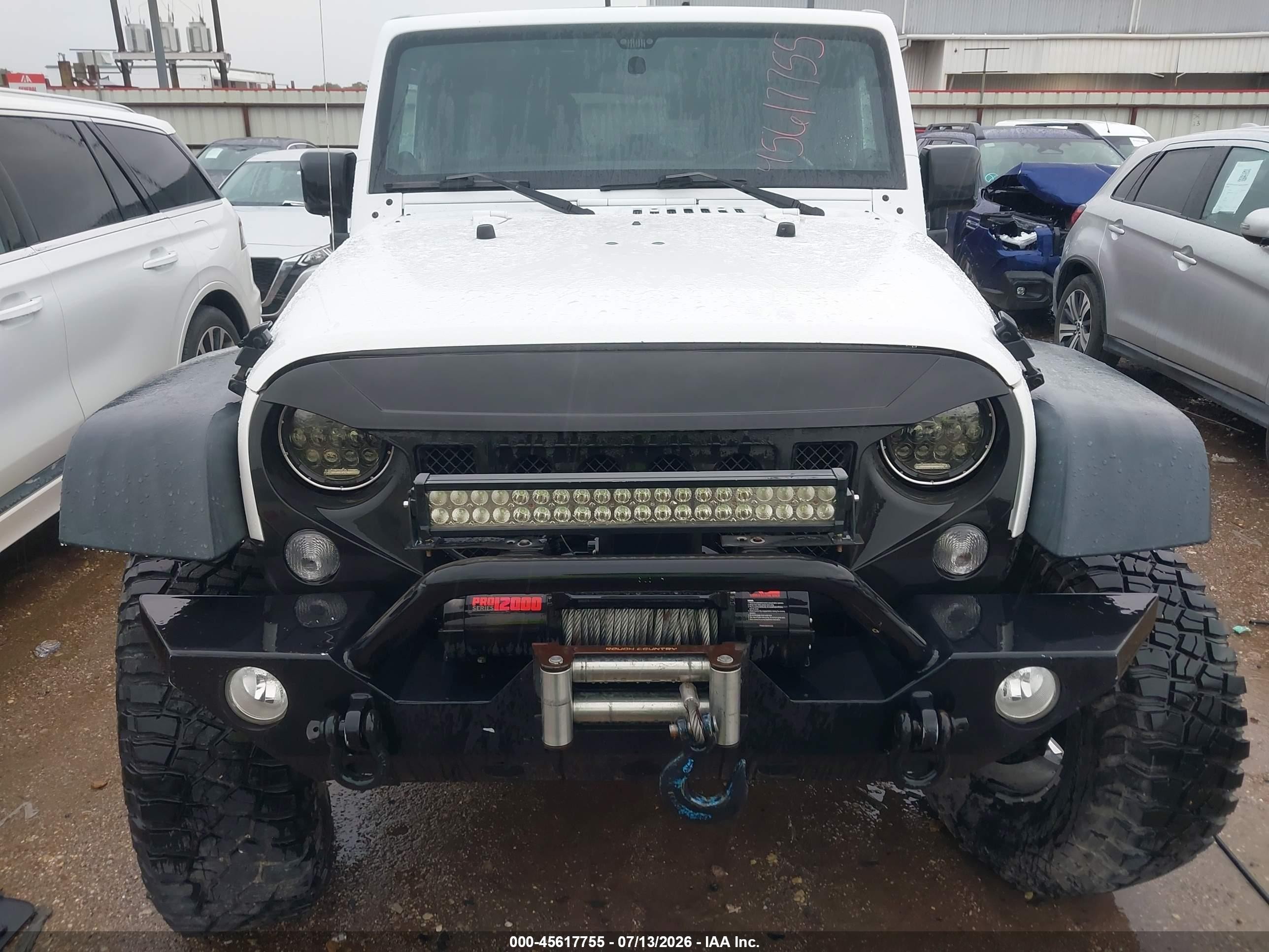 2011 Jeep Wrangler Unlimited Rubicon White vin: 1J4BA6H10BL536027