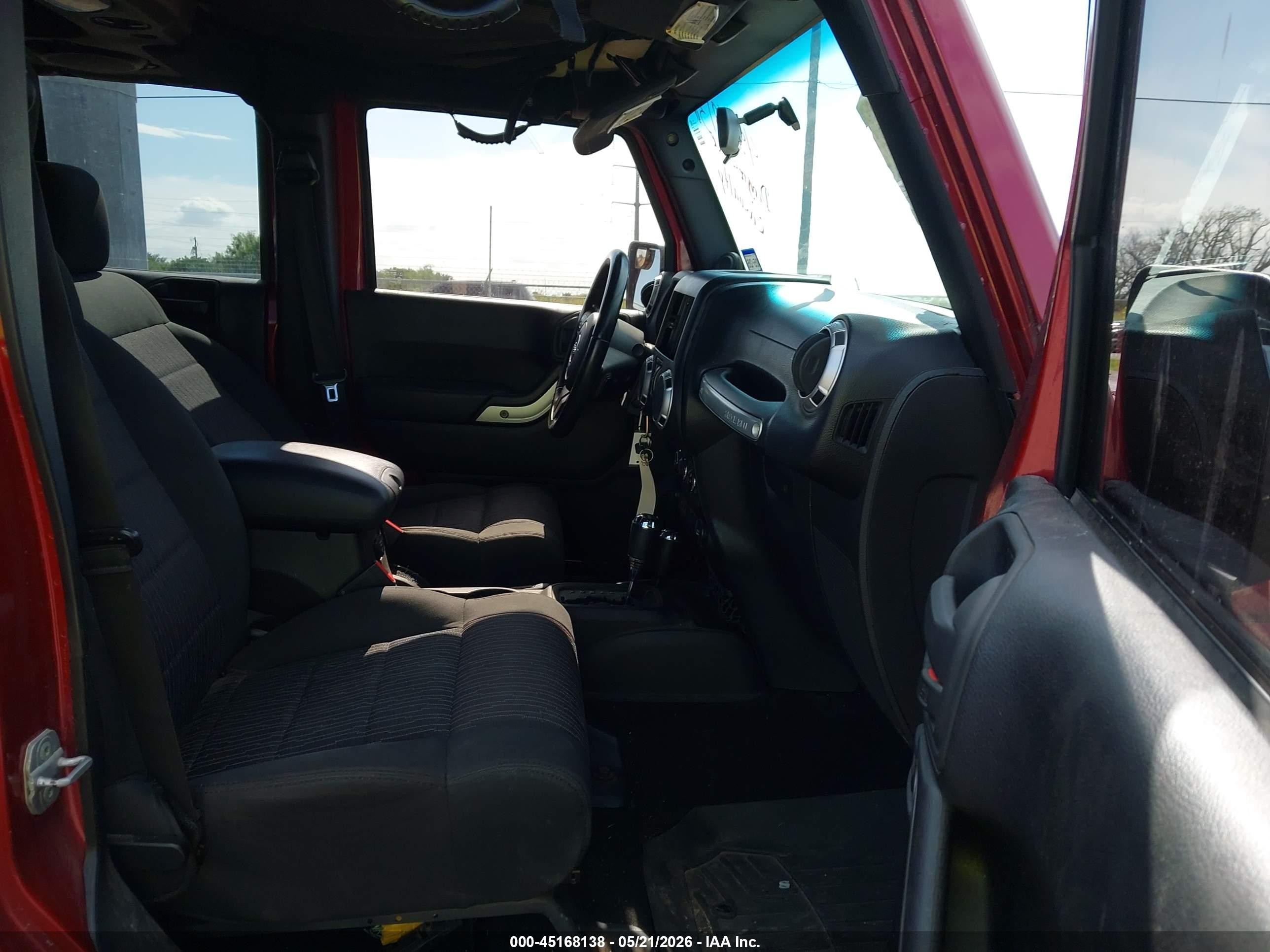 2011 Jeep Wrangler Unlimited Rubicon Red vin: 1J4BA6H11BL584541
