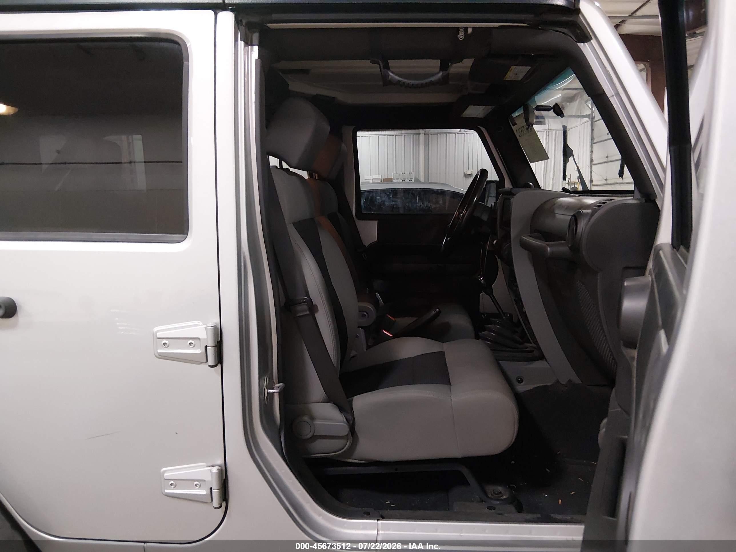 2010 Jeep Wrangler Unlimited Rubicon Silver vin: 1J4BA6H12AL169727